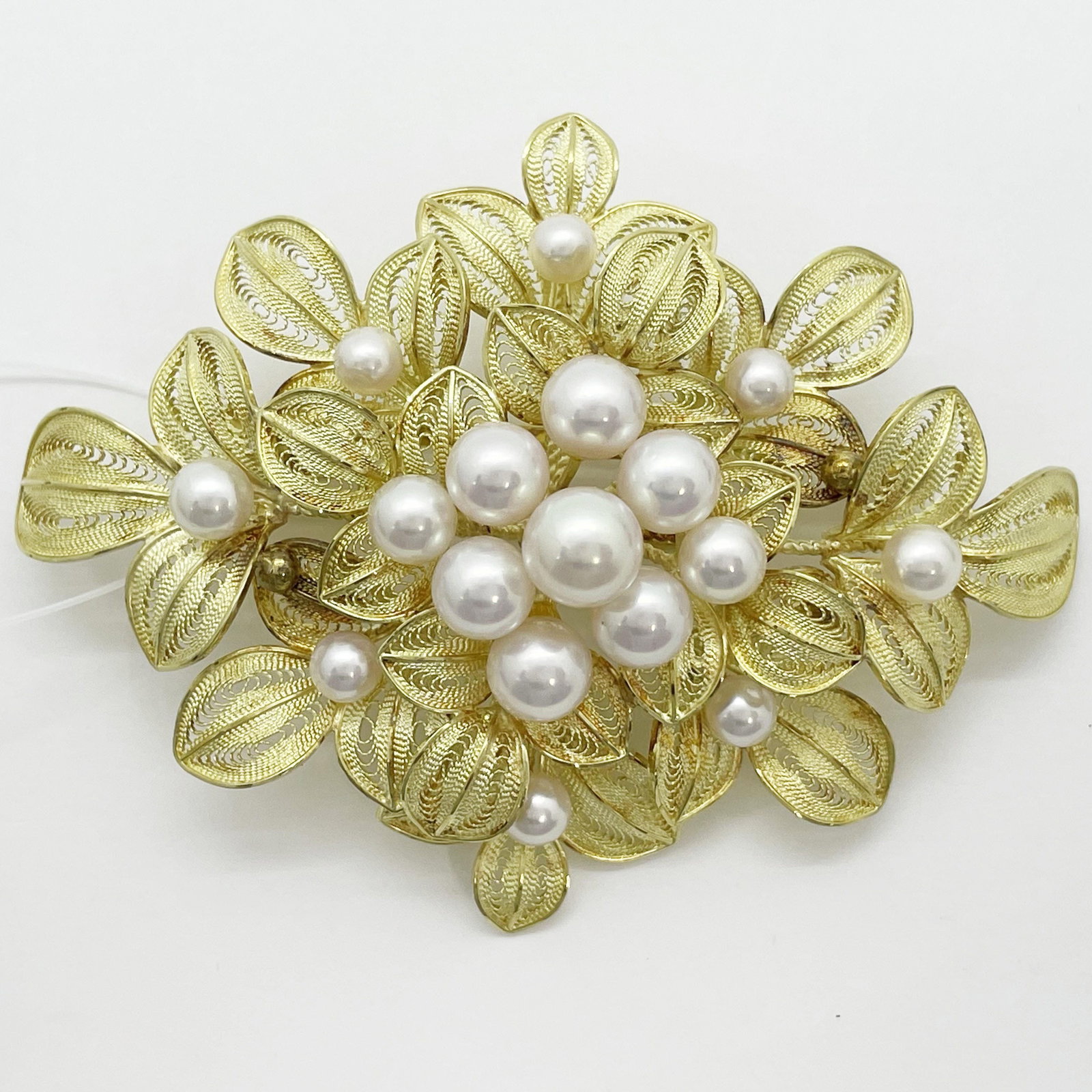 K18 AKOYA PEARL BROOCH: Type:BROOCH Item Name:K18 AKOYA PEARL BROOCH Metal:18K Signed By:N/A Accessories:N/A