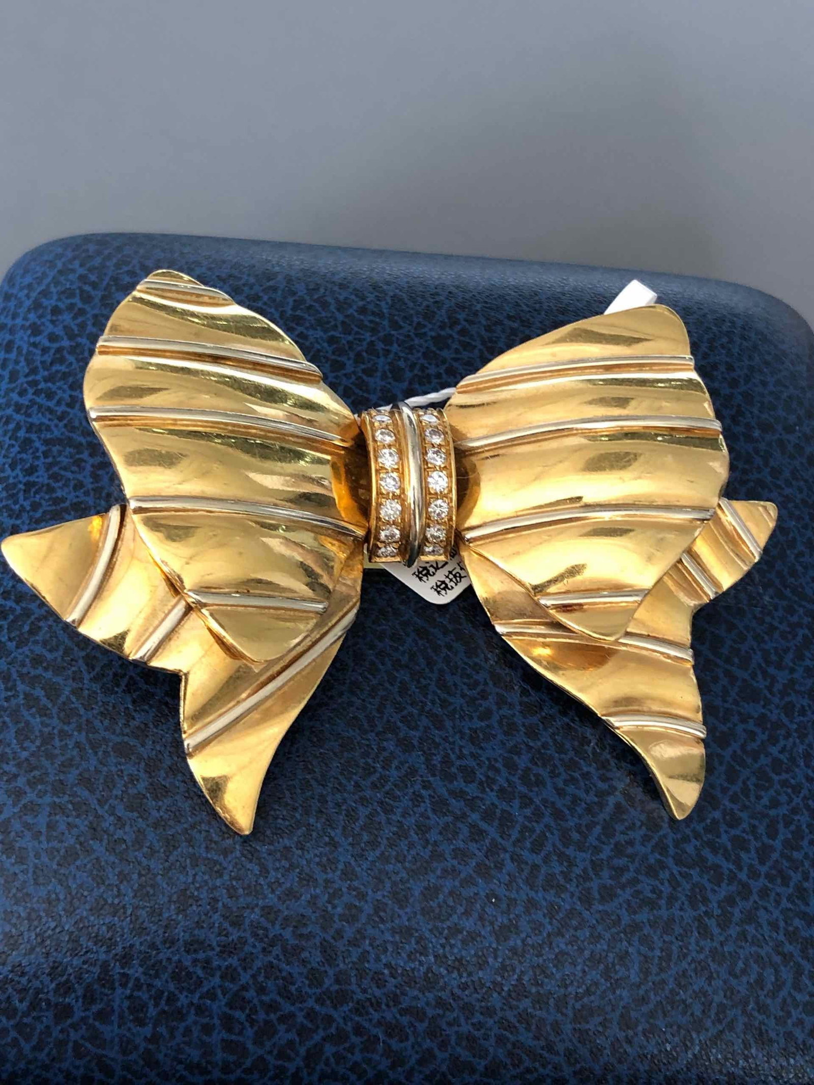REPOSSI K18 Brooch - 3