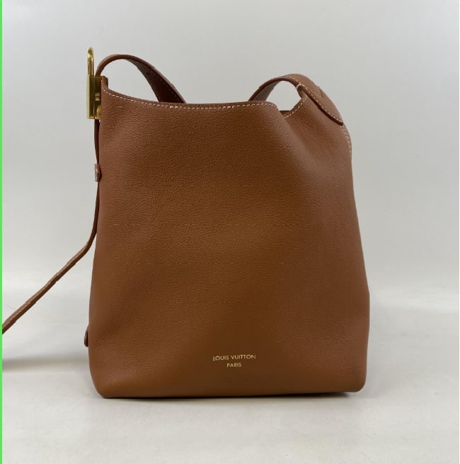 LOUIS VUITTON Low Key All In BB Low Key All In BB Handbag: Brand:Louis Vutton Material:Leather Model No.: M14416 Sizs:26*27*14cm Accessories: N/A