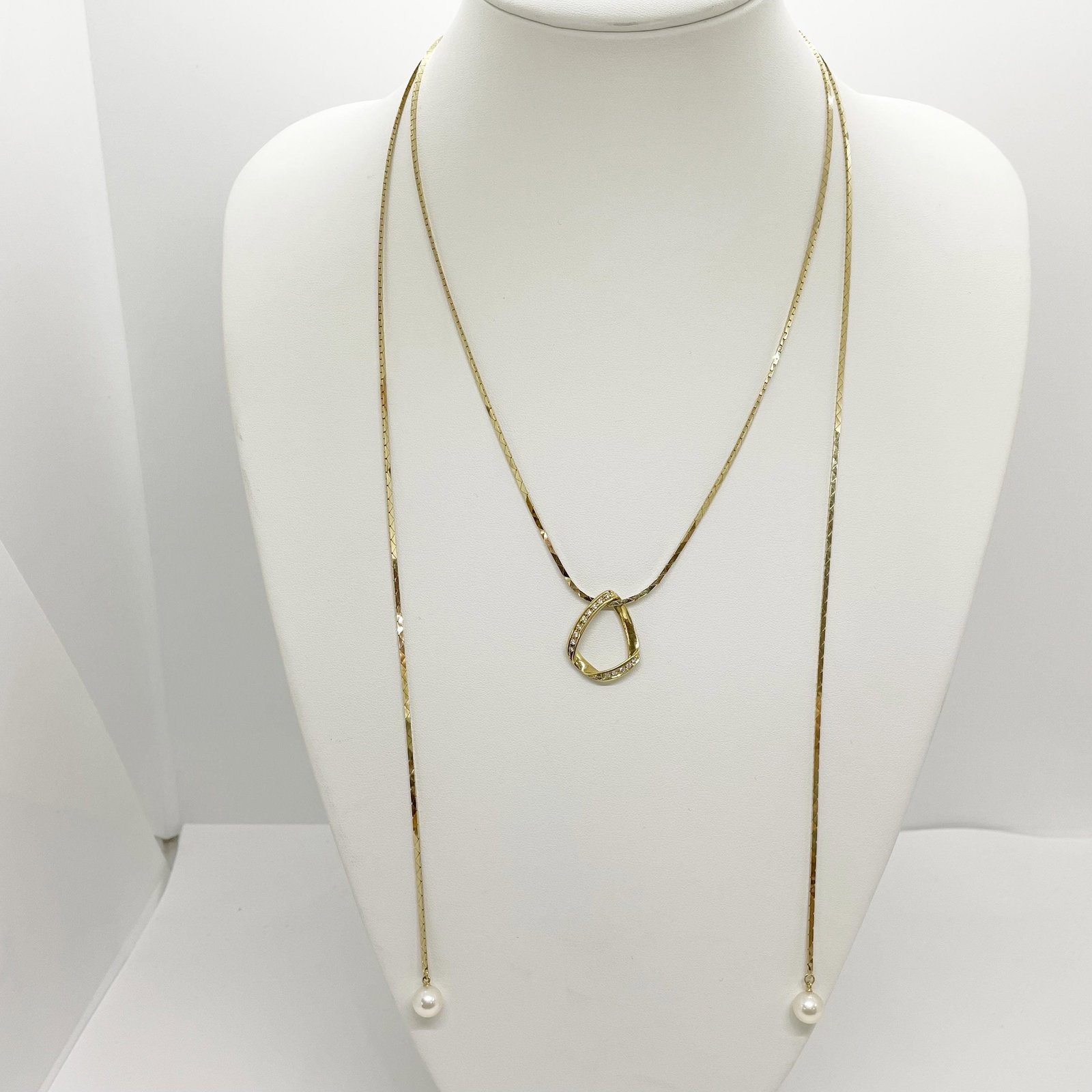 MIKIMOTO 18K Akoya Pearl Diamond Necklace: Type: Necklace Metal:K18 Yellow Gold Pearl:7.9mm Size:51cm Signed By: M