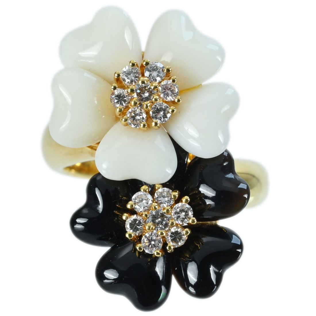 K18 Shell Onyx Diamond Ring: Type: Ring Metal:18K Yellow Gold Diamond:0.41ct Size:6.5(US) Signed By: N/A
