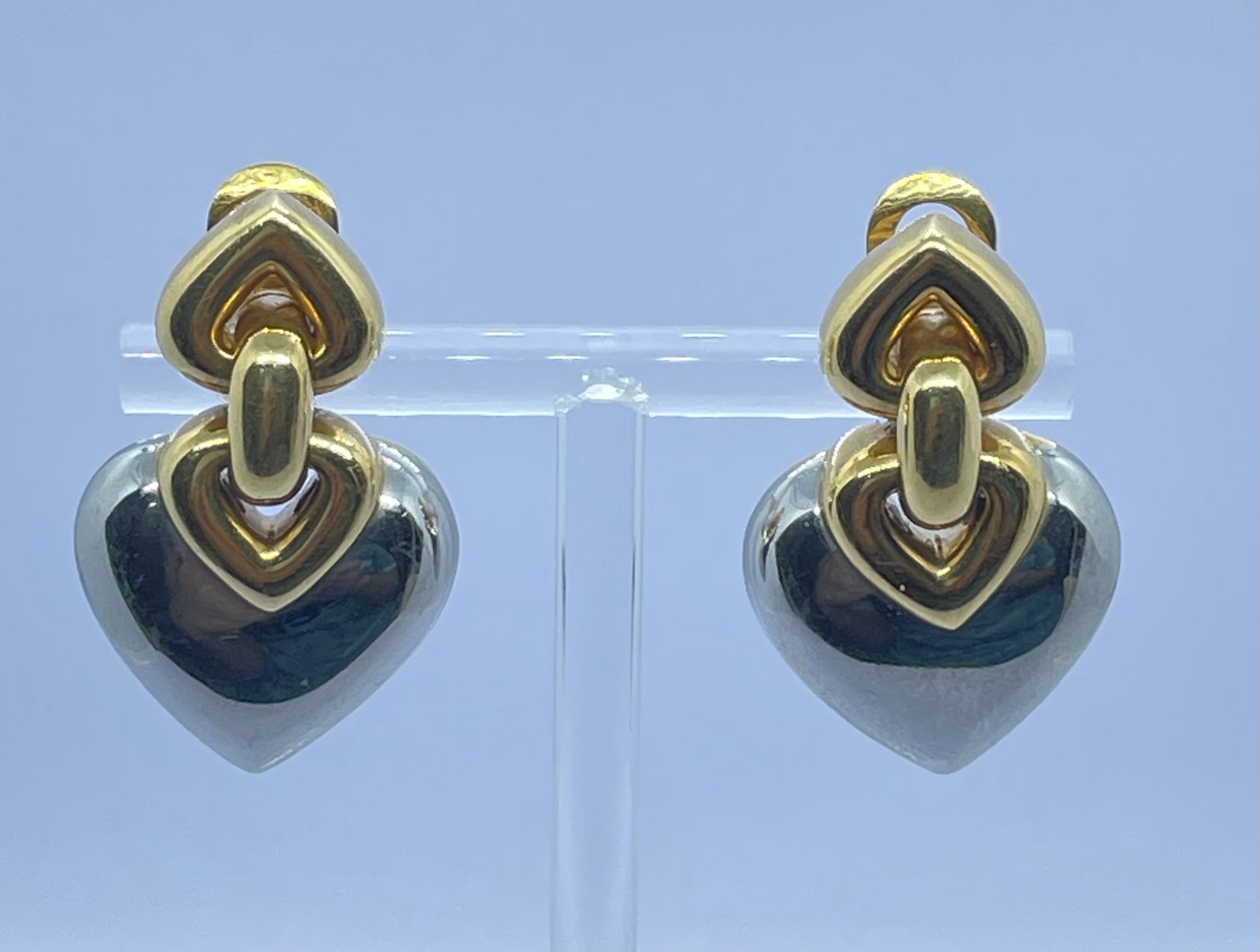 BVLGARI BULAGRI K18 Doppio Cuore Earring: Type: Earring Metal:18K Diamond: N/A Size:N/A Signed By:BVLGARI