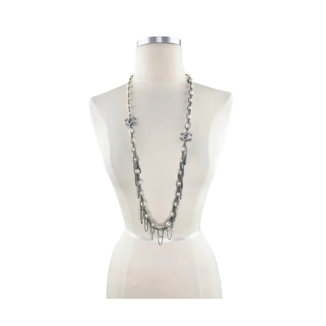 CHANEL Gunmetal Pearl Dangling Chain Long Necklace: Item Name:Chanel Gunmetal Pearl Dangling Chain Long Necklace Brand:Chanel Model No.:10A Sizs:94cm Material:PVC/Metal Color:Silver Accessories:Box