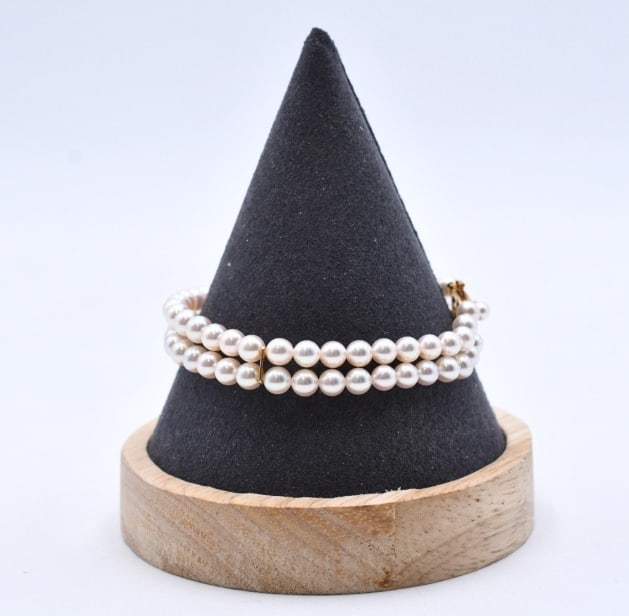 MIKIMOTO K18 Akoya Pearl Bracelet: Brand:MIKIMOTO Type: Bracelet Model No.: N/A Sizs:17.5cm Material:K18 Signed By: Mikimoto Accessories:Box