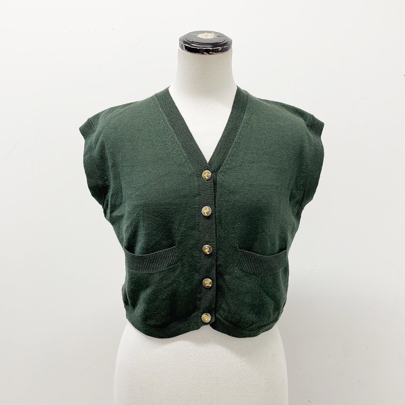 CHRISTIAN DIOR Knit Vest Dark Green x Black: Item Name:CHRISTIAN DIOR Knit Vest Dark Green x Black Brand:Christian Dior Model No.:1N63030 Sizs:S Material:Wool/Silk Accessories:N/A