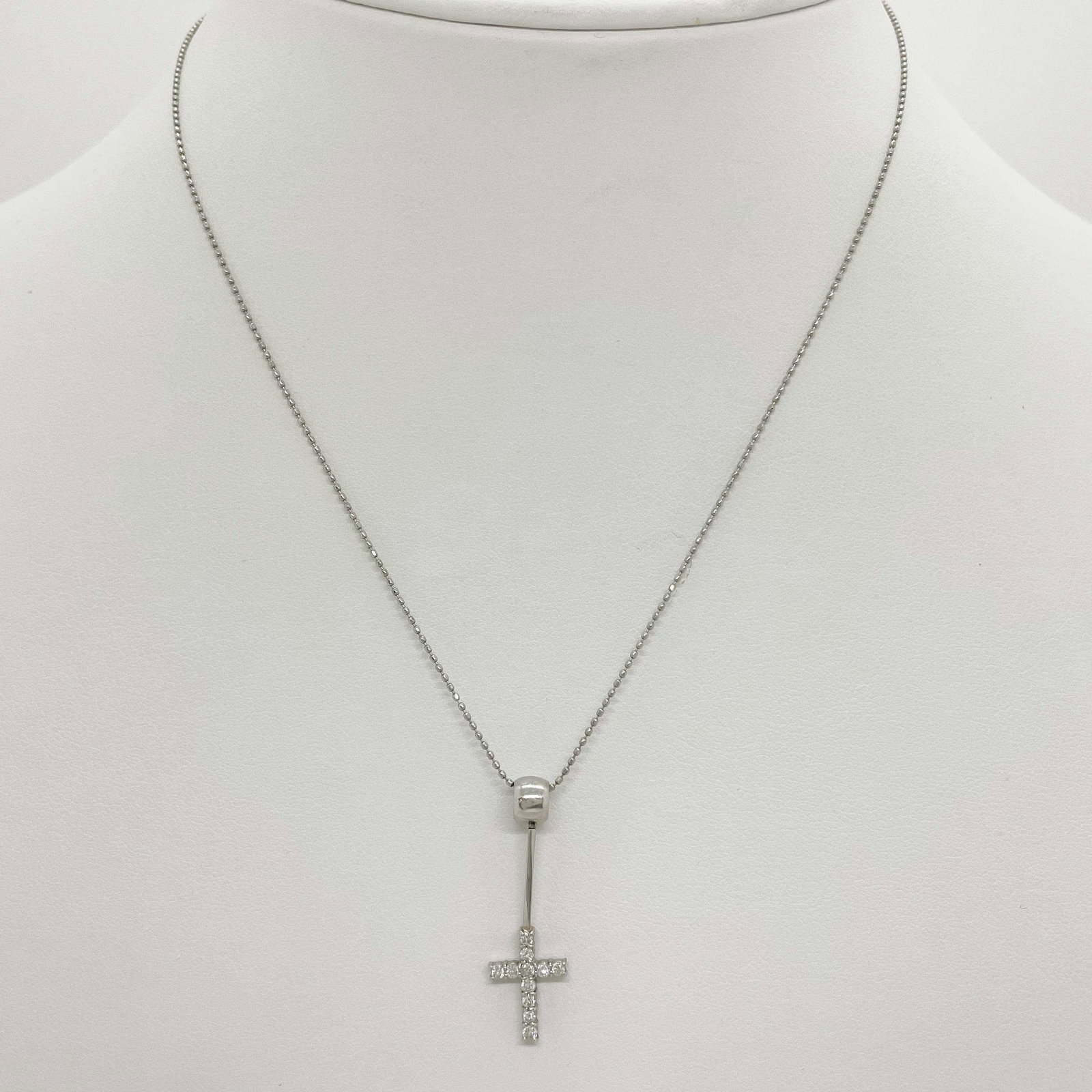 Pt850/Pt900 Diamond Necklace: Type: Necklace Metal:Platinum Diamond:0.23ct Size:42cm Signed By:N/A