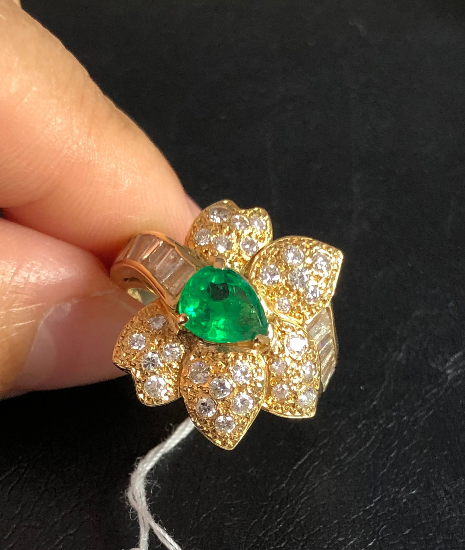 K18YG EMERALD Ring: Type:RING EMERALD:0.92ct Metal:18K Size:5.5(US) Accessories:CGL