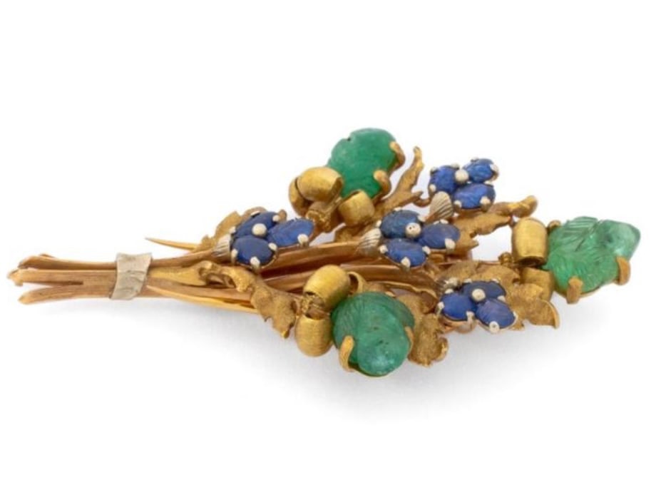 BUCCELLATI 18K Sapphire Emeral Brooch: Type: Brooch Metal: 18K Yellow Gold Diamond:N/A Signed By: Buccellati