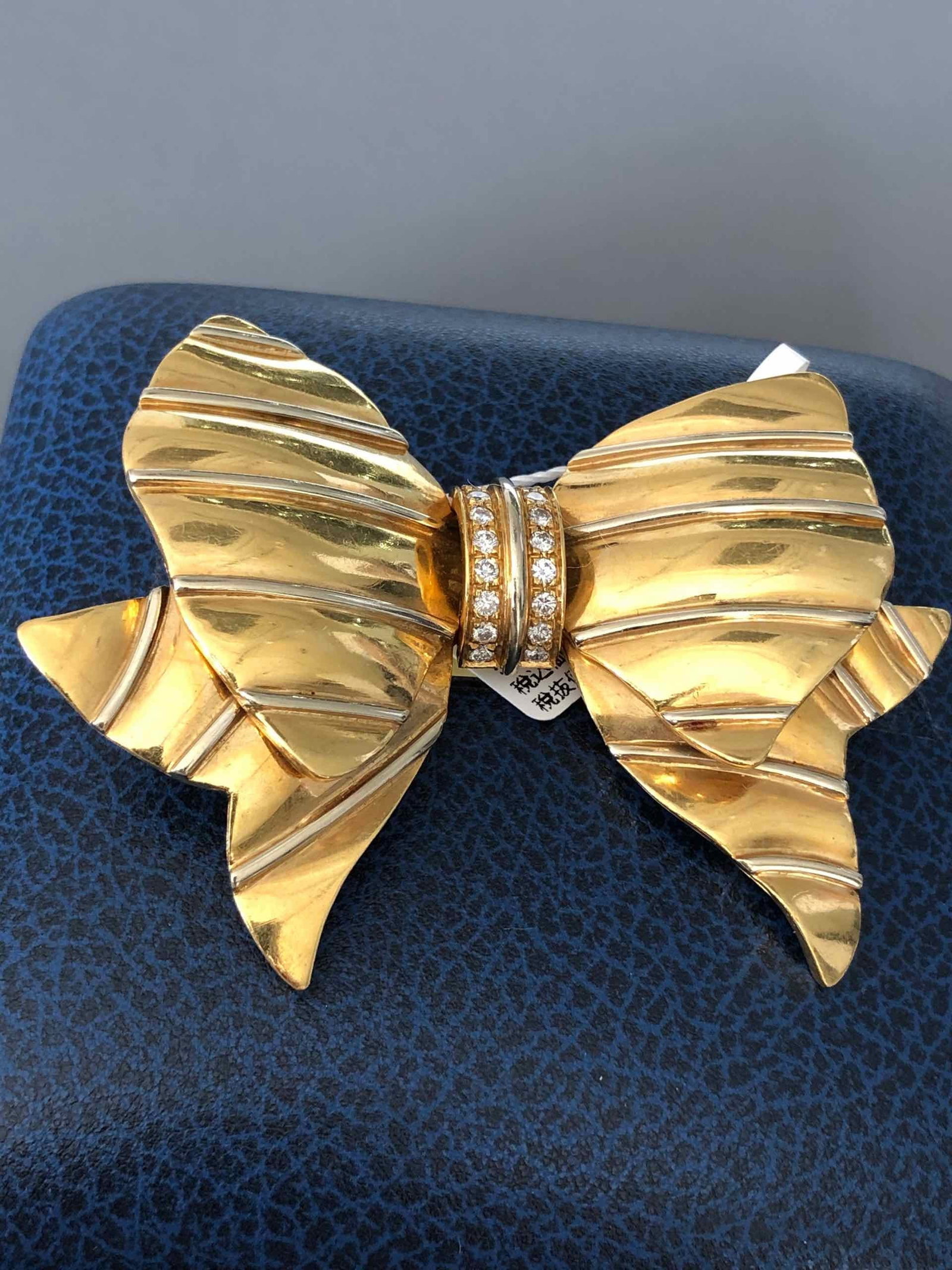REPOSSI K18 Brooch - 2
