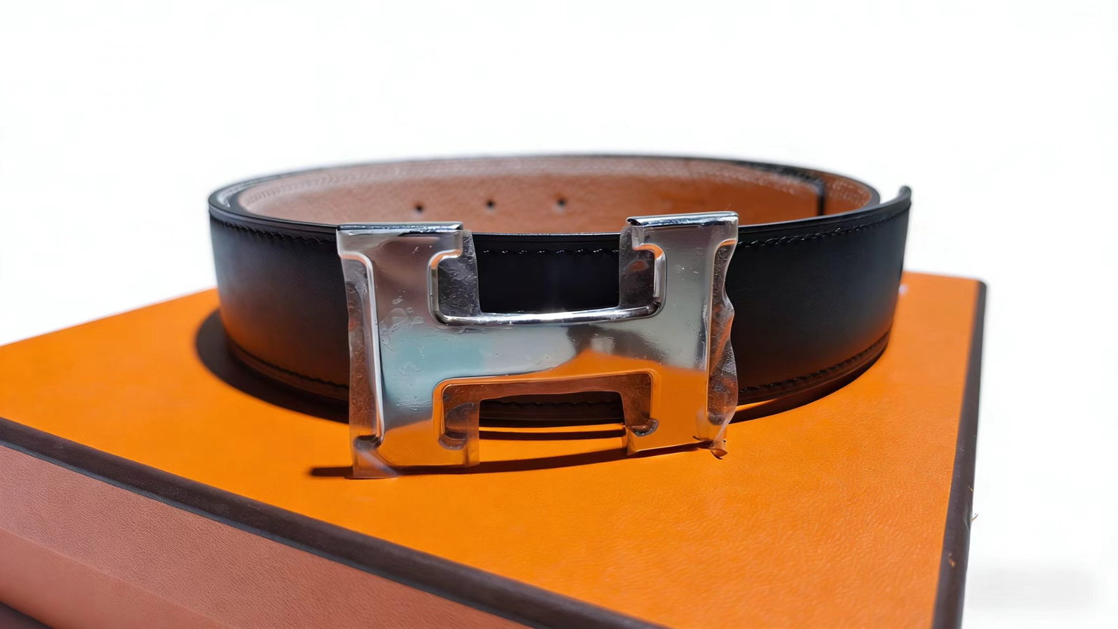 HERMES H Men's Reversible Belt: Item Name:Hermes H Men's Reversible Belt Brand:Hermes Model No.:O 2011YR Sizs:32mm*80cm Material:Togo Color:Bleu Marine/Gris Mouette Accessories:Box