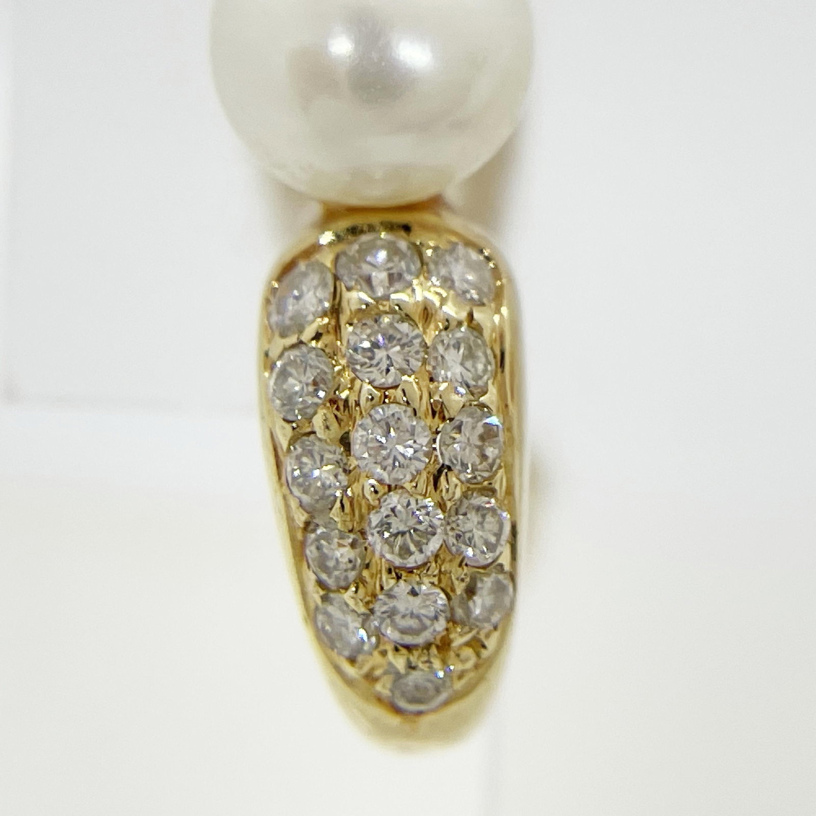 K18 Pearl Diamond Earring: Type: Earring Metal:K18 Yellow Gold Diamond:0.52ct Size:N/A Signed By: N/A