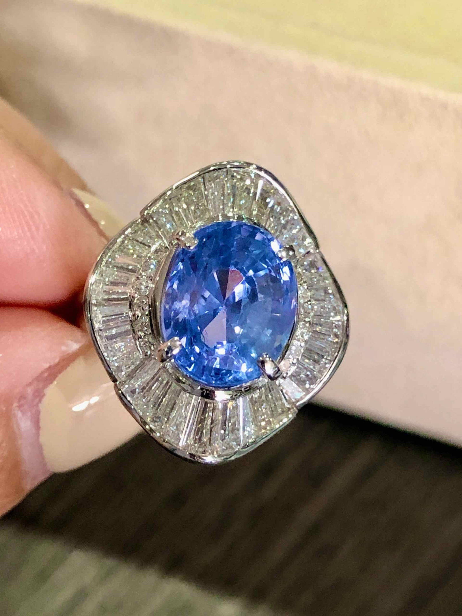PT900 SAPPHIRE RING: Type:RING Item Name:PT900 SAPPHIRE RING Diamond:1.7ct SAPPHIRE:6.87ct Metal:PT900 Size:7(US) Accessories:GRS