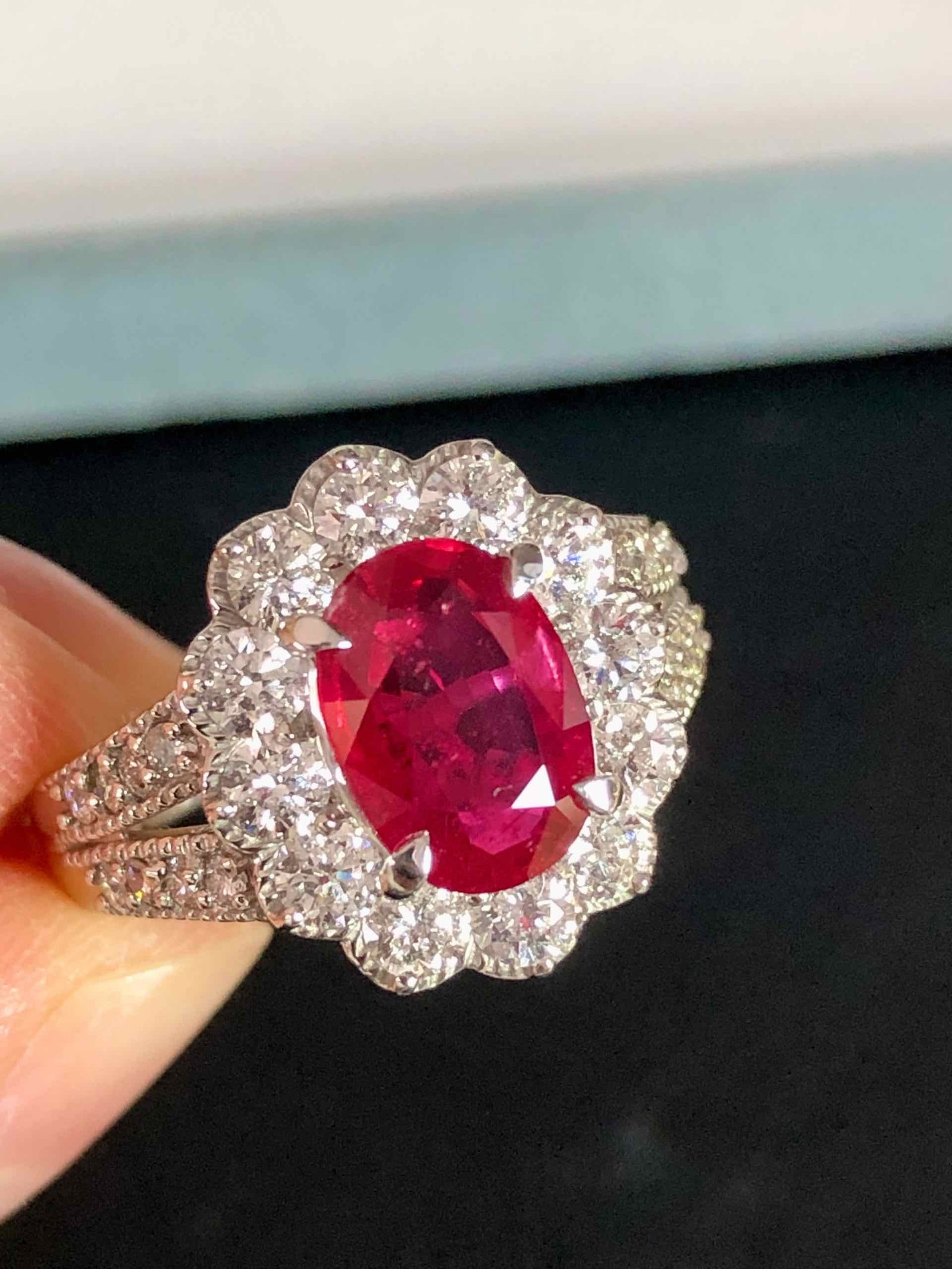 PT900 RUBY RING 2.00 1.18 AIGS 6.9g#12JP: Type:RING Model No:JAN 2025 FROM THAI Diamond:1.18ct Ruby:2.00ct Metal:PT900 Size:6.25(US) Accessories:AIGS