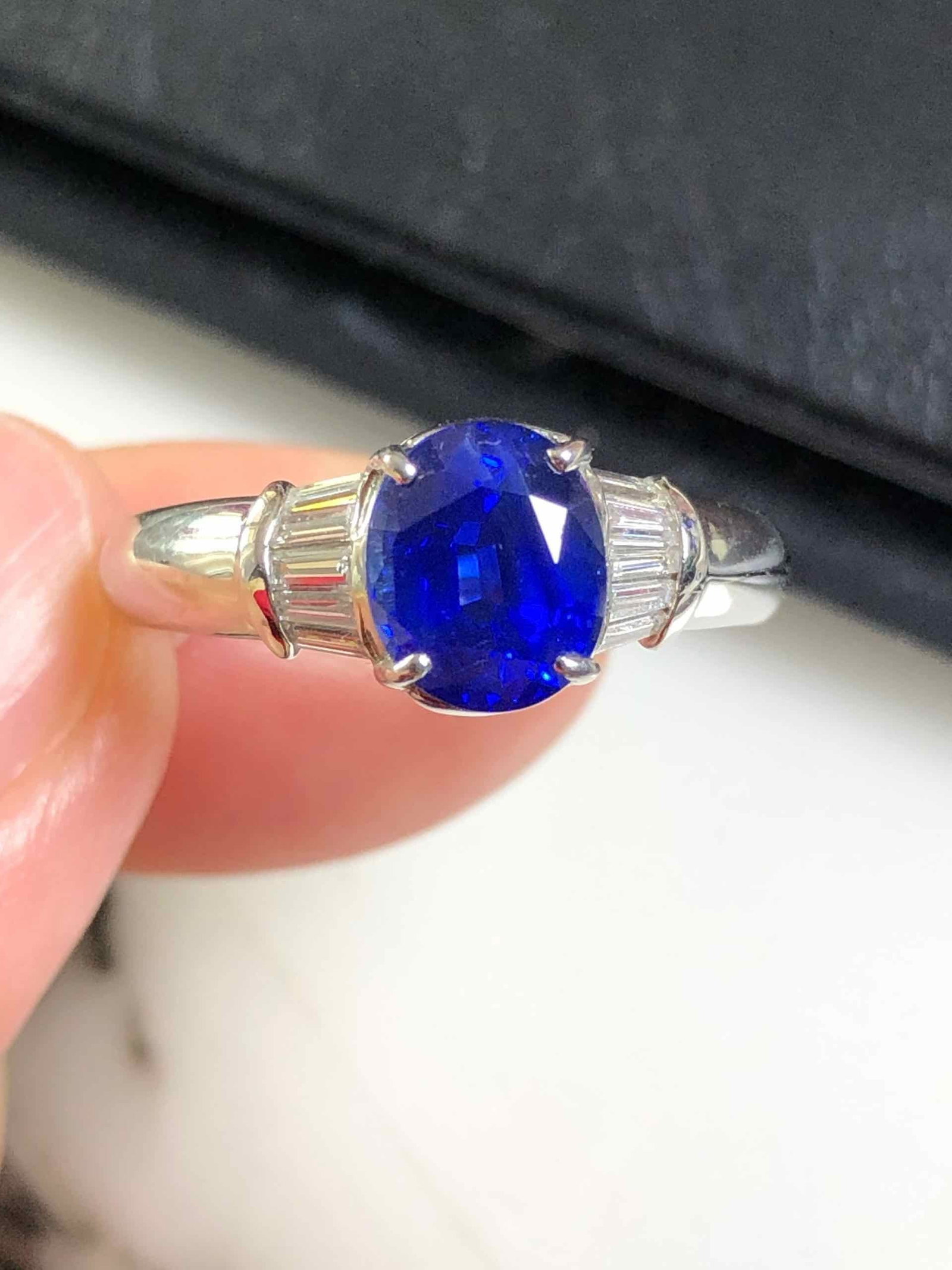 PT900 SAPPHIRE RING: Type:RING Diamond:0.24ct SAPPHIRE:2.28ct Metal:PT900 Size:7.5(US) Accessories:N/A