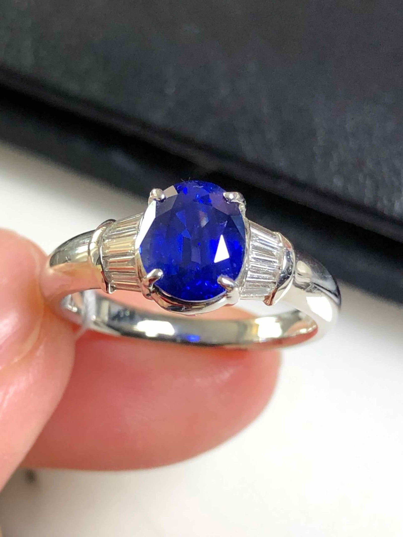 PT900 SAPPHIRE RING - 3