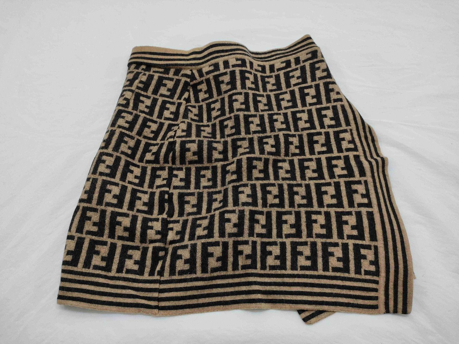 FENDI ZUKKA PATTERN KNITTED SKIRTAB: Type:SKIRTAB Item Name:FENDI ZUKKA PATTERN KNITTED SKIRTAB Brand:FENDI Size:38 Accessories:N/A