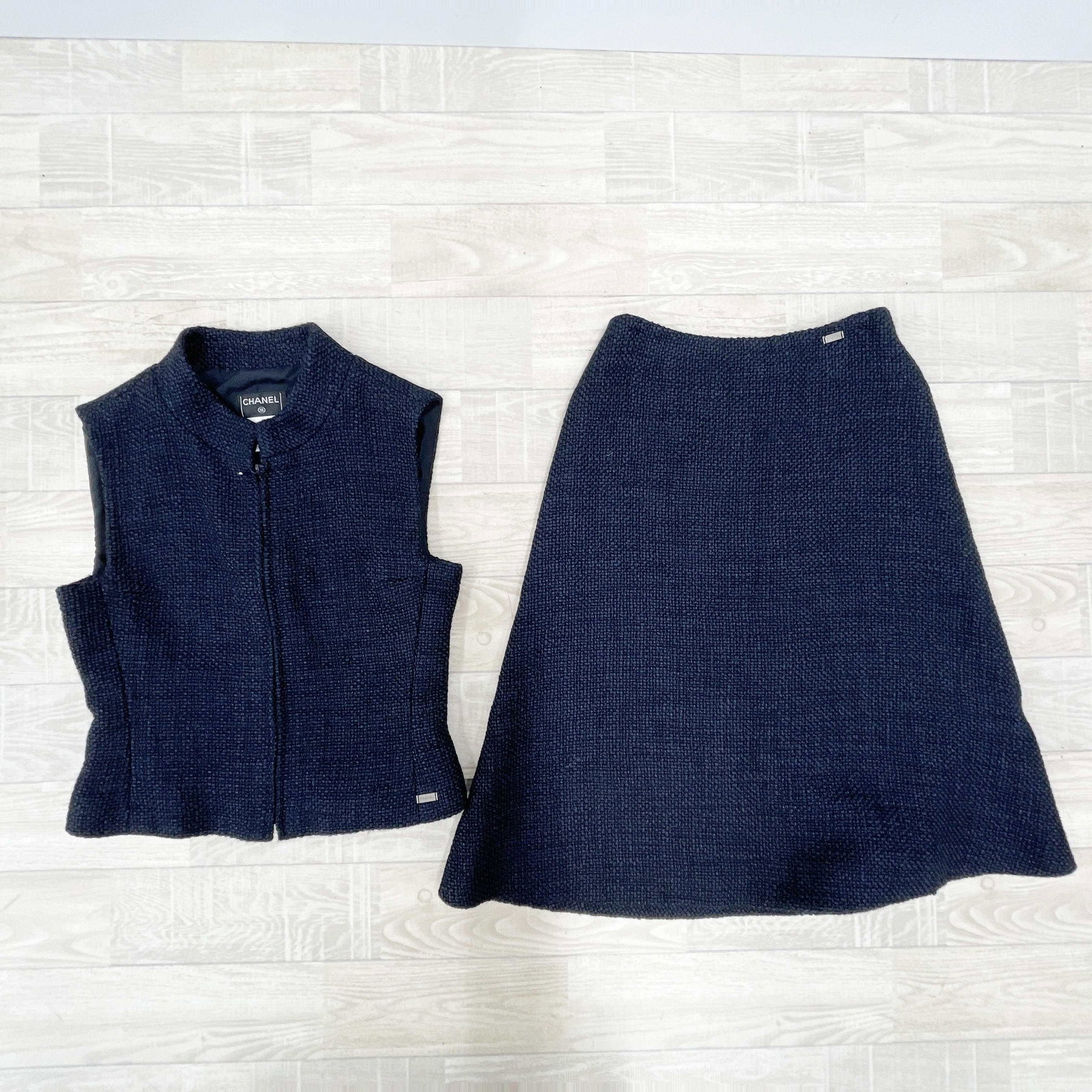 CHANEL SETUP WOOL TOP AND BOTTOM DRESS: Type:TOP AND BOTTOM DRESS Item Name:CHANEL SETUP WOOL TOP AND BOTTOM DRESS Brand:CHANEL Material:WOOL Size:#36 Accessories:N/A