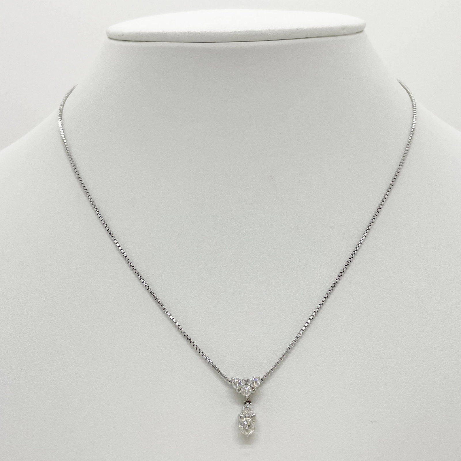 LASOMA Pt850/Pt900 Diamond Necklace: Type: Necklace Metal:Platinum Diamond:0.51ct Size:42cm Signed By:N/A