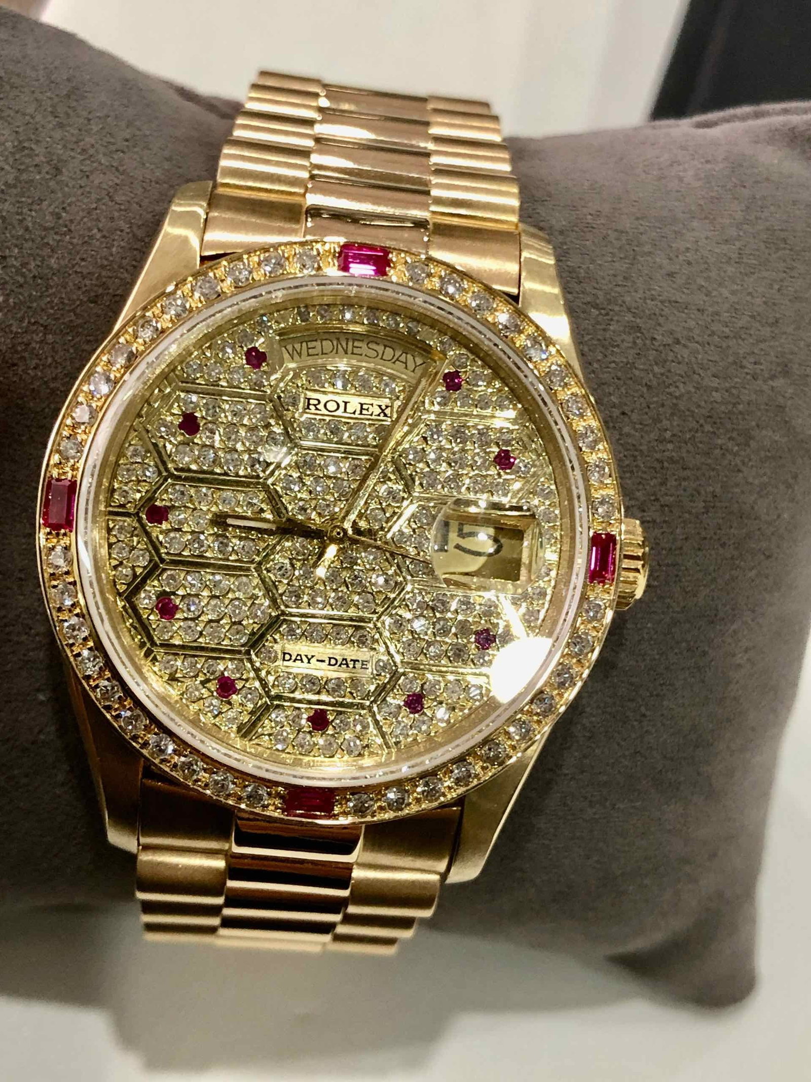 ROLEX WATCH K18: Type:WATCH Item Name:ROLEX WATCH K18 Brand:ROLEX Model No:ROLEX WATCH K18 Metal:18K Size:17.5cm Accessories:N/A