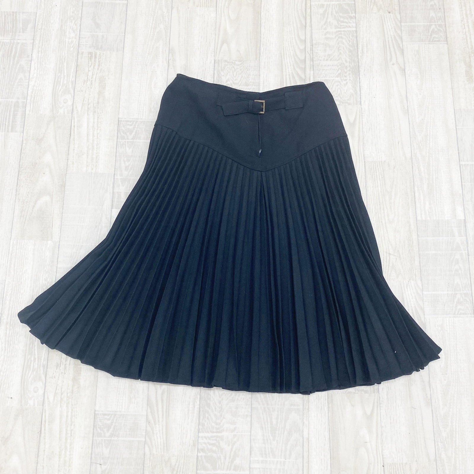 VALENTINO ROMA PLEASTED SKIRT BLACK: Type:SKIRT Item Name:VALENTINO ROMA PLEASTED SKIRT BLACK Brand:VALENTINO Size:340 Accessories:N/A