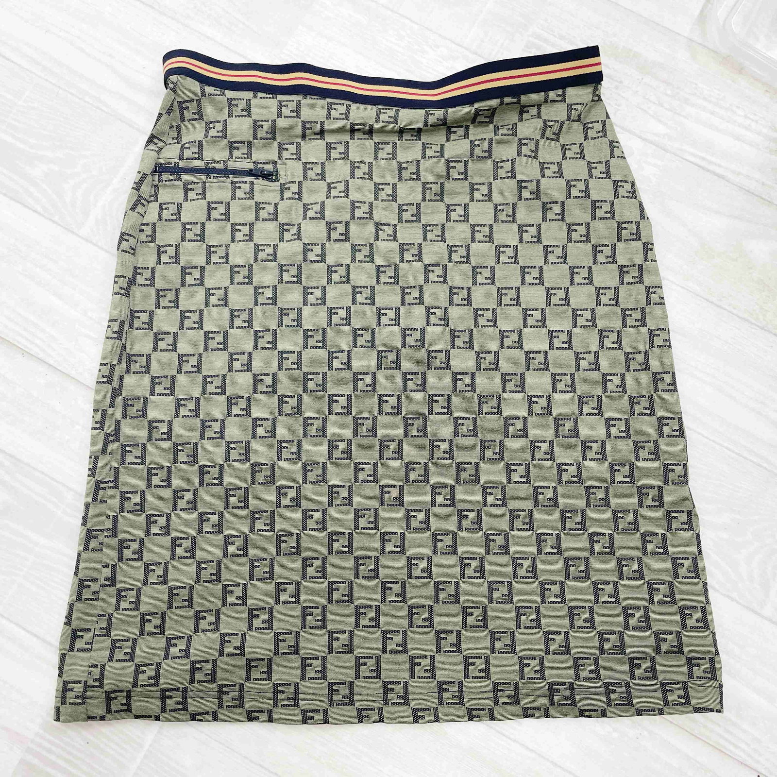 FENDI MONOGRAM KNIT SKIRT: Type:SKIRT Item Name:FENDI MONOGRAM KNIT SKIRT Brand:FENDI Size:#42 Accessories:N/A