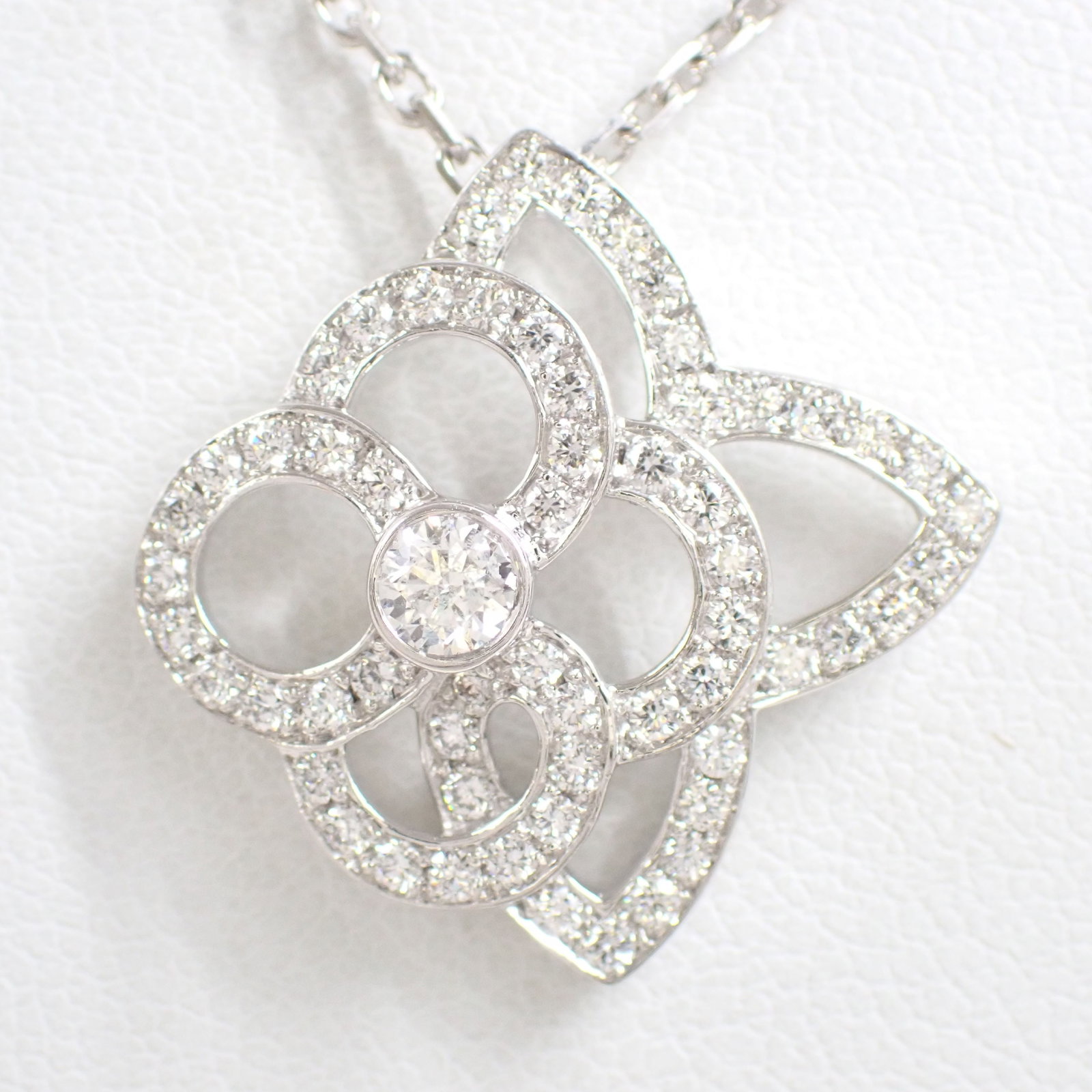 LOUIS VUITTON K18 NECKLACE: Type:NECKLACE Item Name:LOUIS VUITTON K18 NECKLACE Brand:LOUIS VUITTON Metal:18K Size:41CM Accessories:BOX/BAG