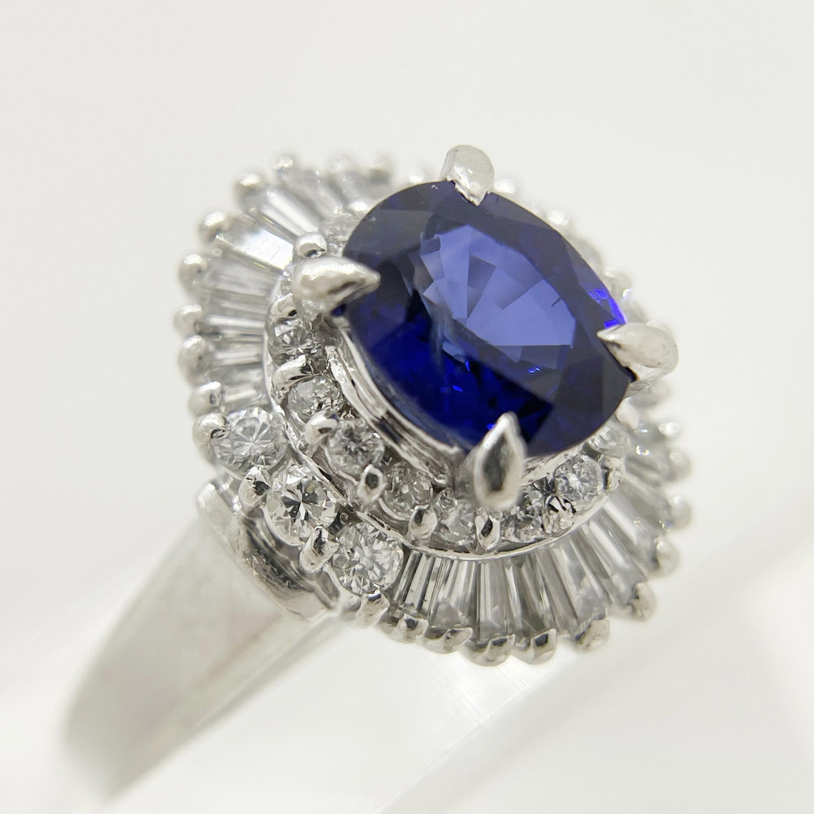 PT900 SAPPHIRE RING - 3