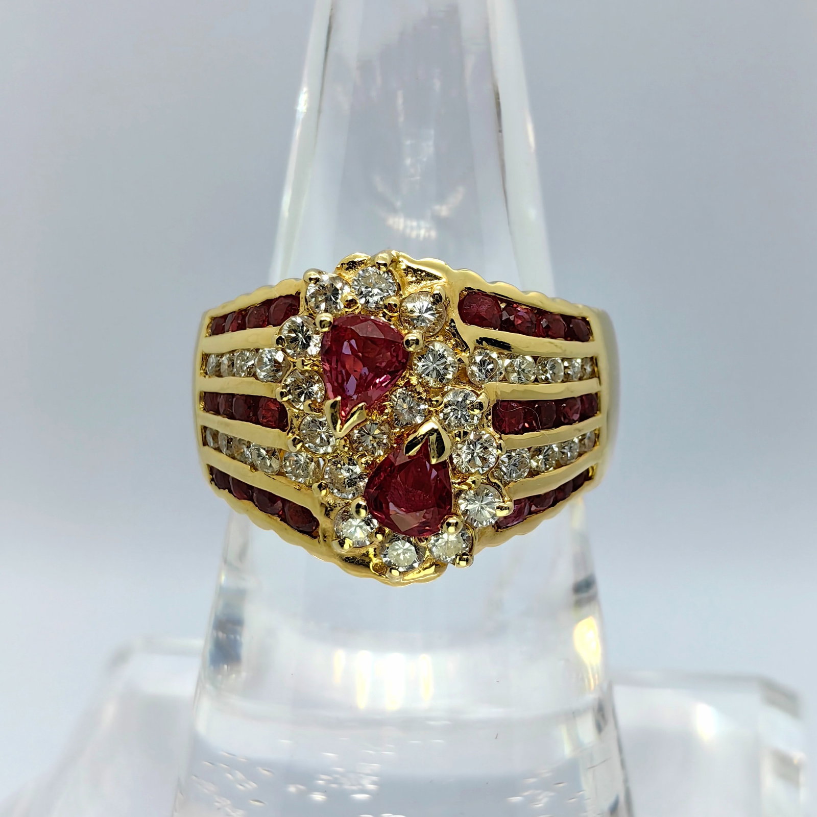 K18 Ruby Diamond Ring: Type: Ring Metal:K18 Yellow Gold Ruby:1.50ct Diamond:0.97ct Size:6(US) Signed By: N/A