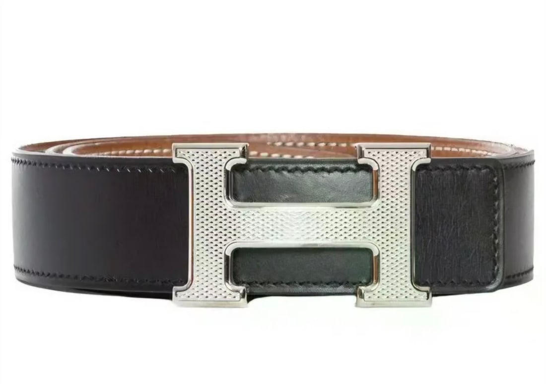 HERMES H Men's Reversible Belt Sliver Buckle in Palladium Guilloche Steel: Item Name:Hermes H Men's Reversible Belt Sliver Buckle in Palladium Guilloche Steel Brand:Hermes Model No.:Y 2020YR Sizs:32mm*80cm Material:Togo Color:Noir/Chocola Accessories:N/A
