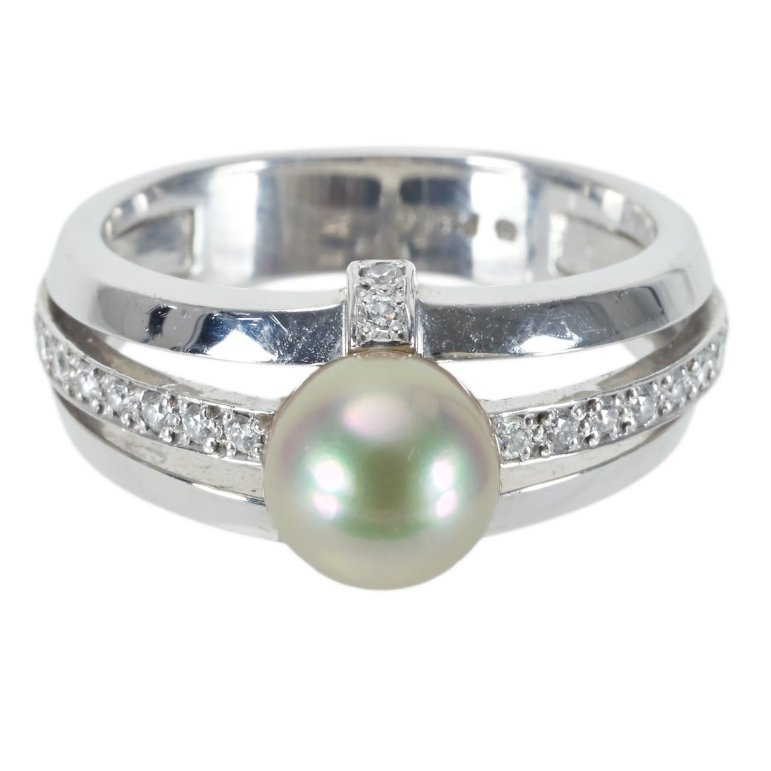 MIKIMOTO Pt950 7.2mm Pearl Ring: Brand:MIKIMOTO Model No.:N/A Sizs:7(US) Material:Platinum Signed By:MIKIMOTO Accessories:N/A