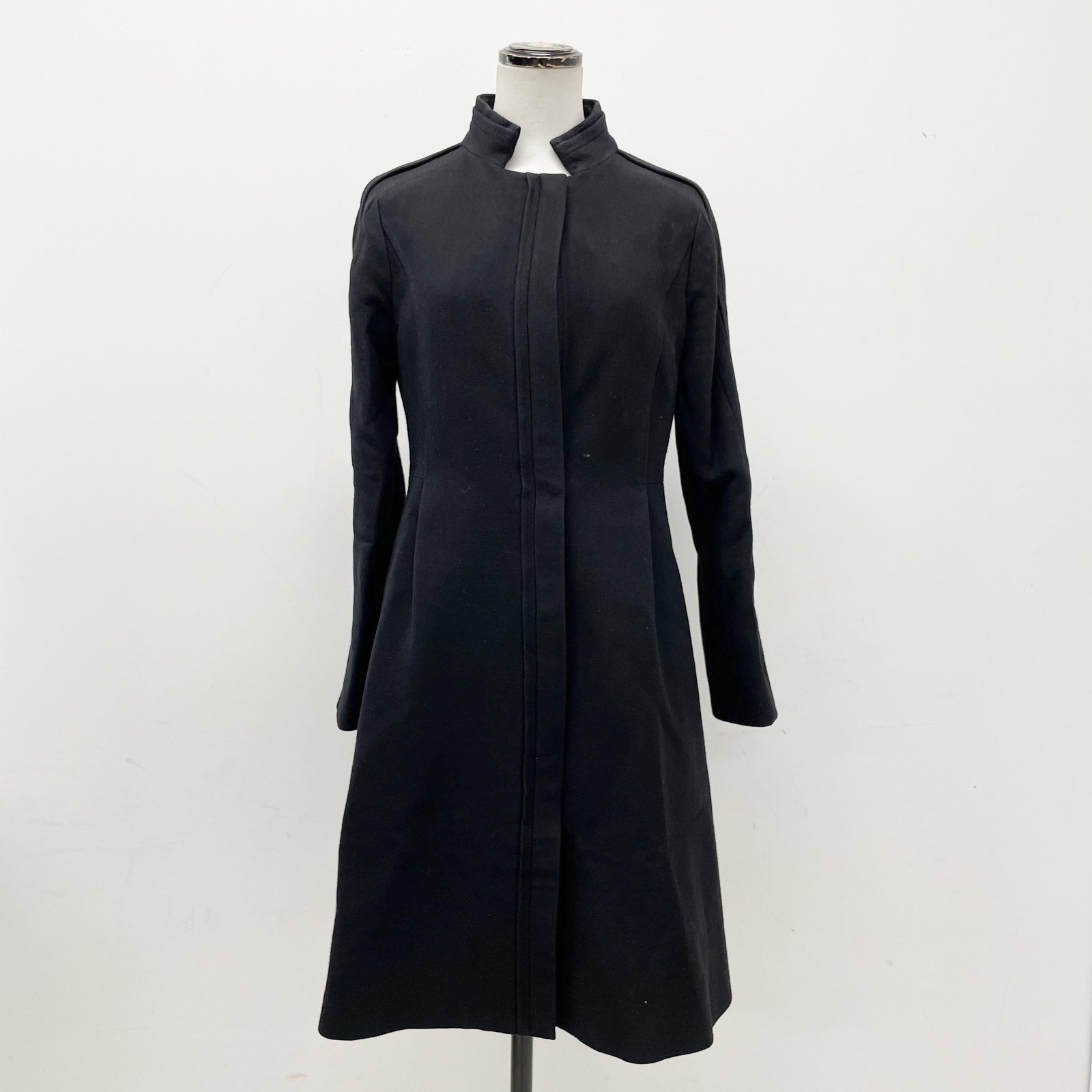 SEE BY CHLOE Coat Black: Brand:SEE BY CHLOE Model No.: N/A Sizs:34 Material:Wool/Cotton/Polyester Color:Black Accessories:N/A