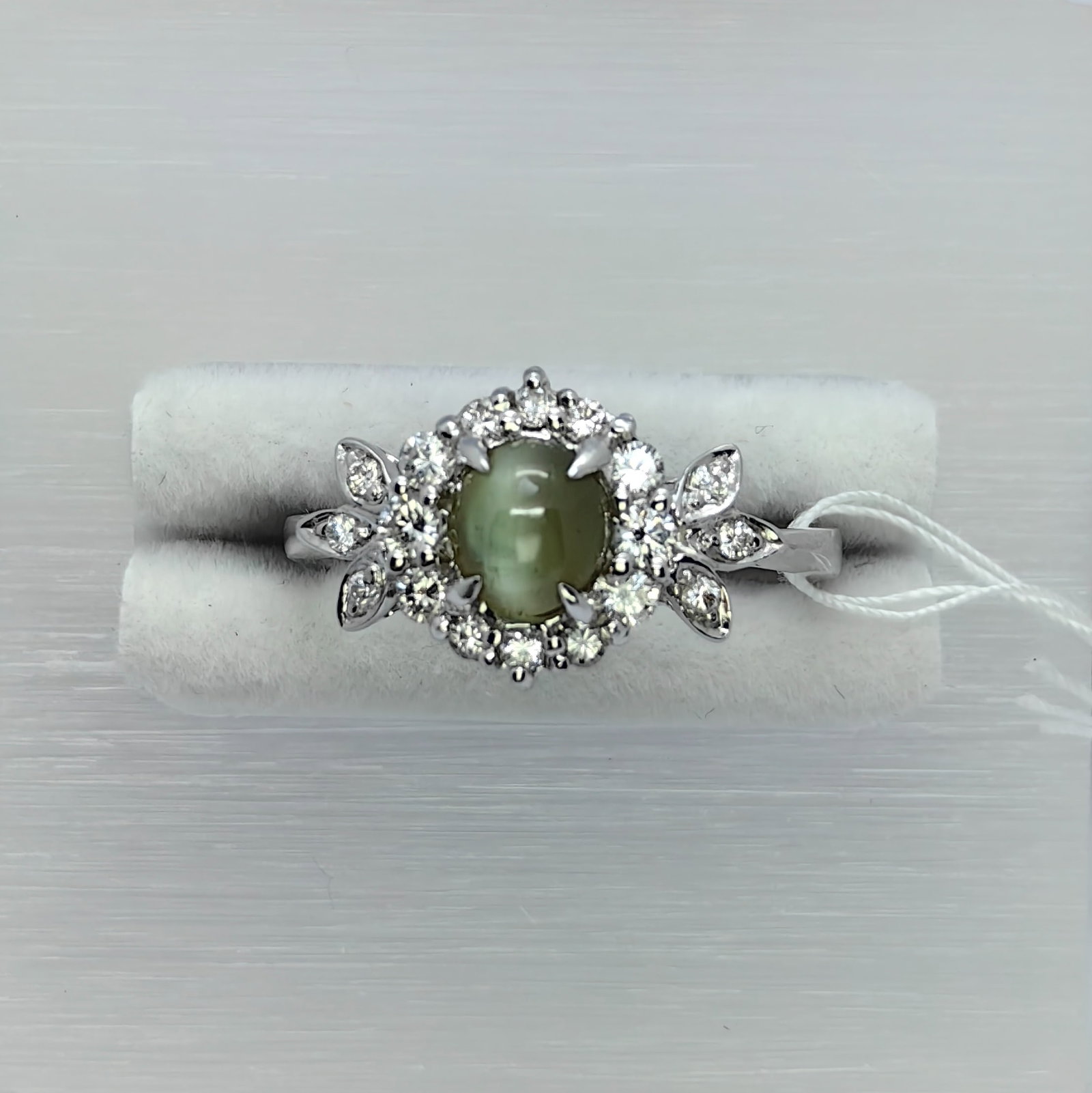 18K Cat Eye Diamond Ring: Type: Ring Metal:18K White Gold Cat Eye :1.23ct Diamond:0.36ct Size:7(US) Signed By: N/A