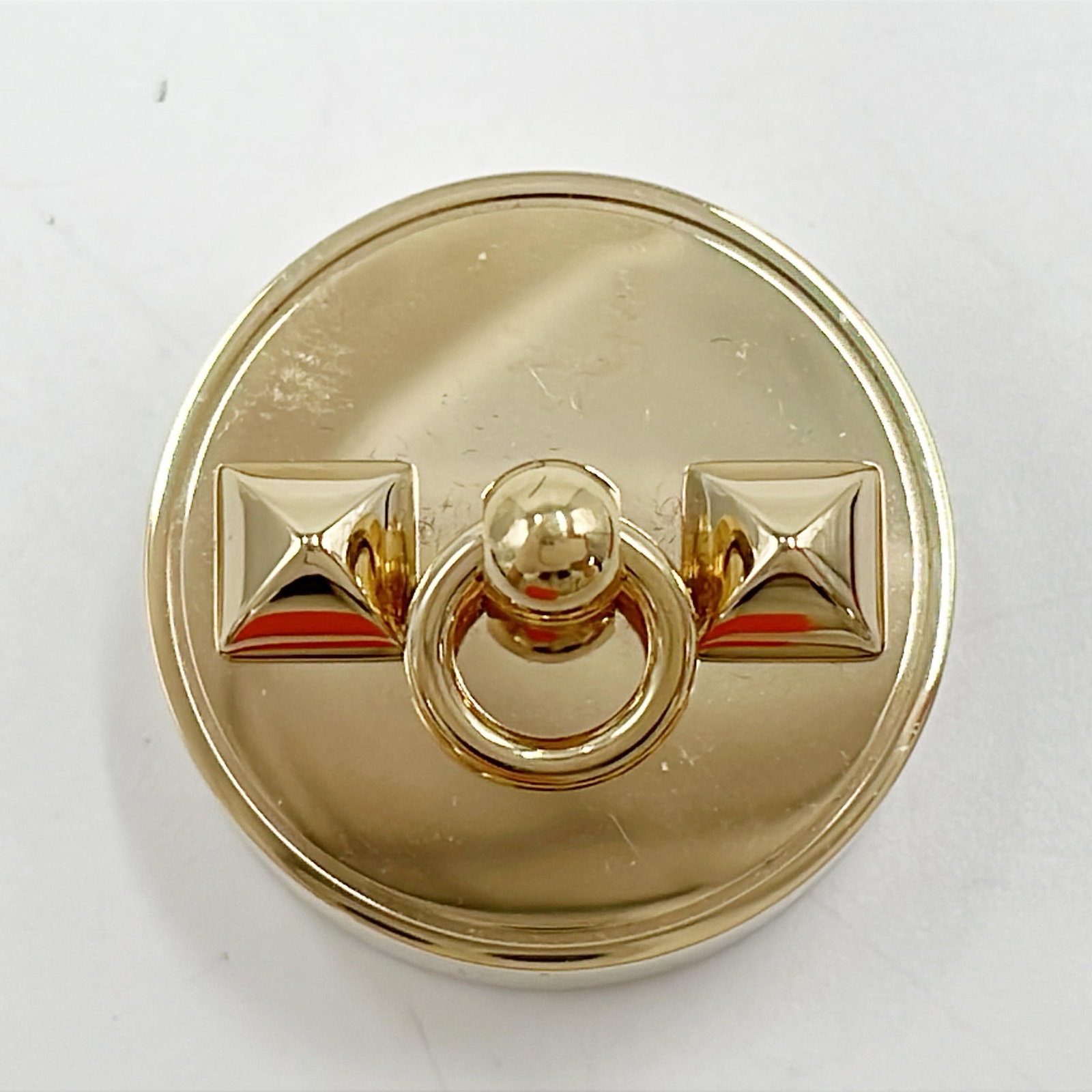 HERMES Collier de Chien Permanent Brass (Gold): Item Name:HERMES Collier de Chien Permanent Brass (Gold) Brand:Hermes Model No.:603102S Material:Metal Accessories:Box;Dust Bag