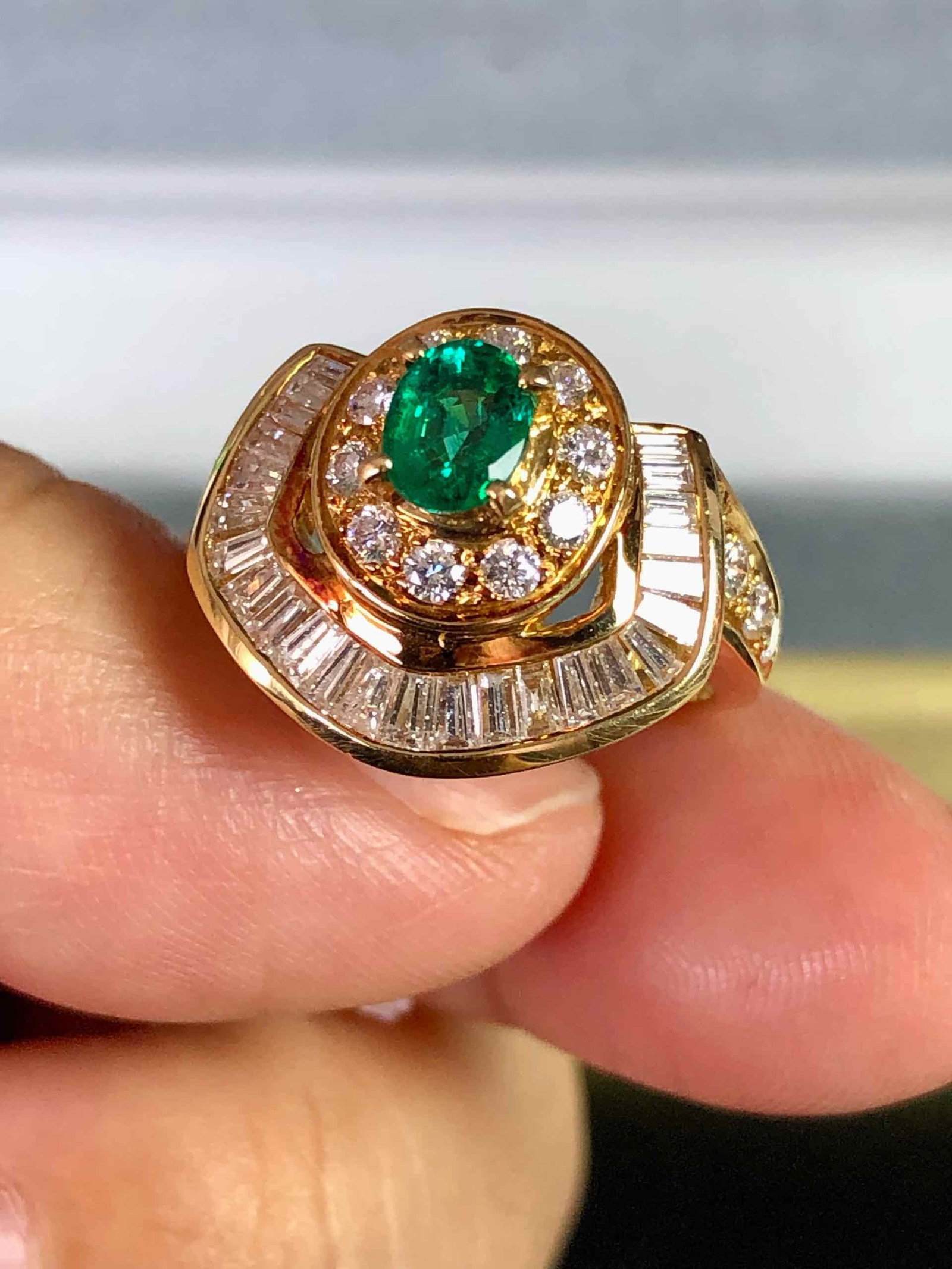 K18 EMERALD RING - 3