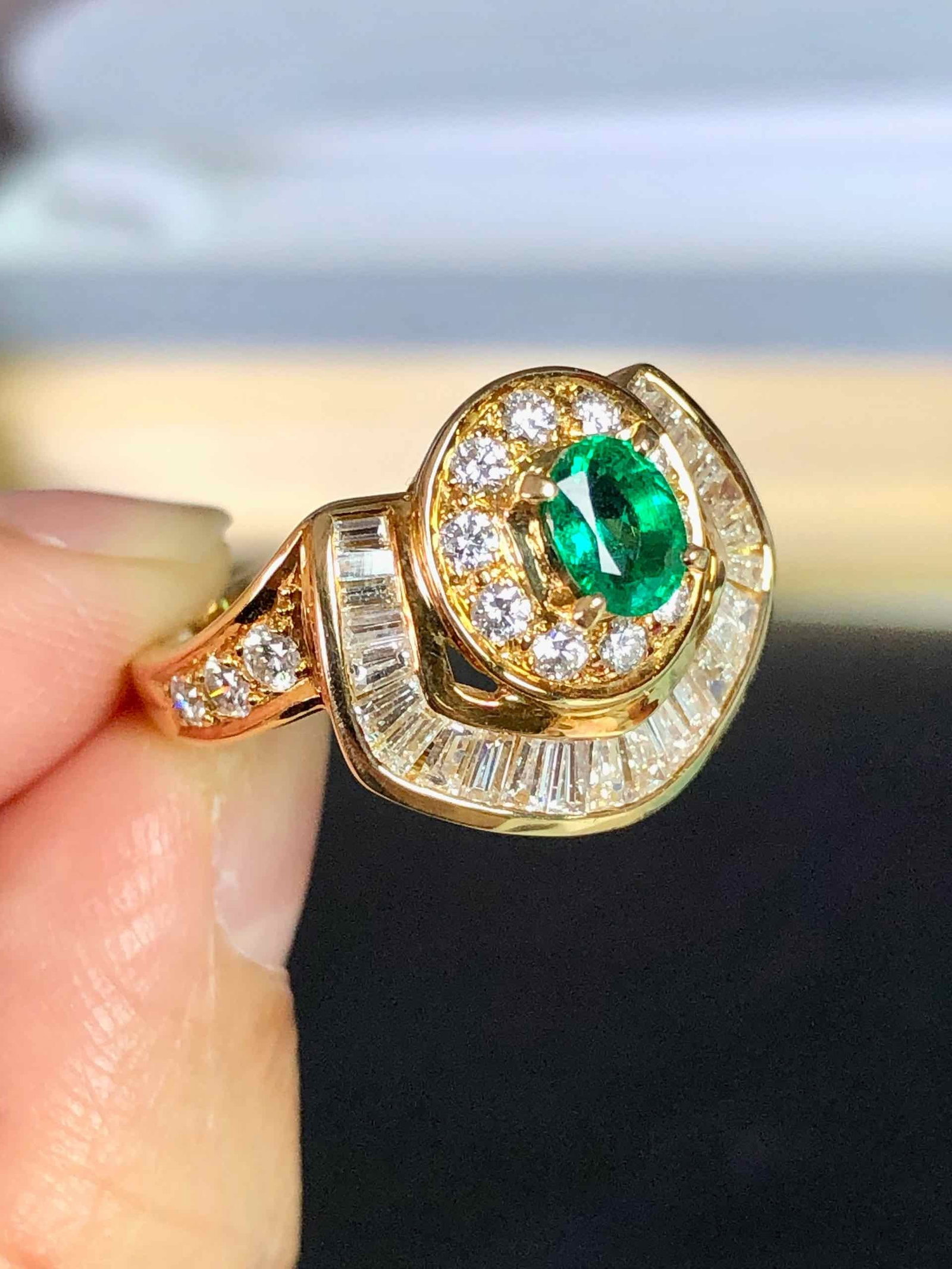 K18 EMERALD RING - 4