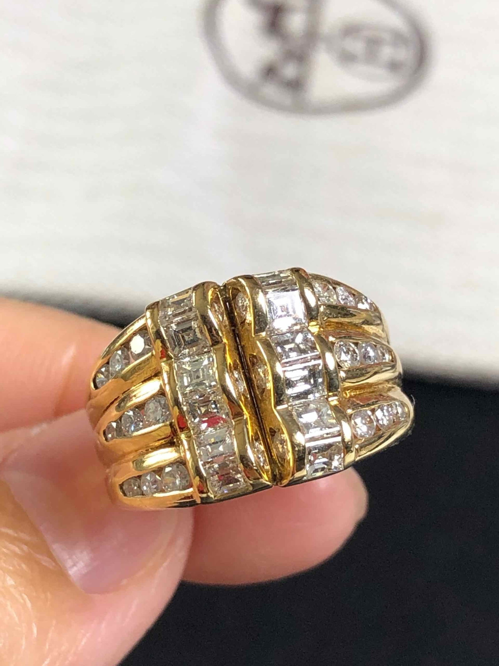 18K Diamond Ring: Type: Ring Metal:18K Yellow Gold Diamond:1.57ct Size:6(US) Signed By: N/A