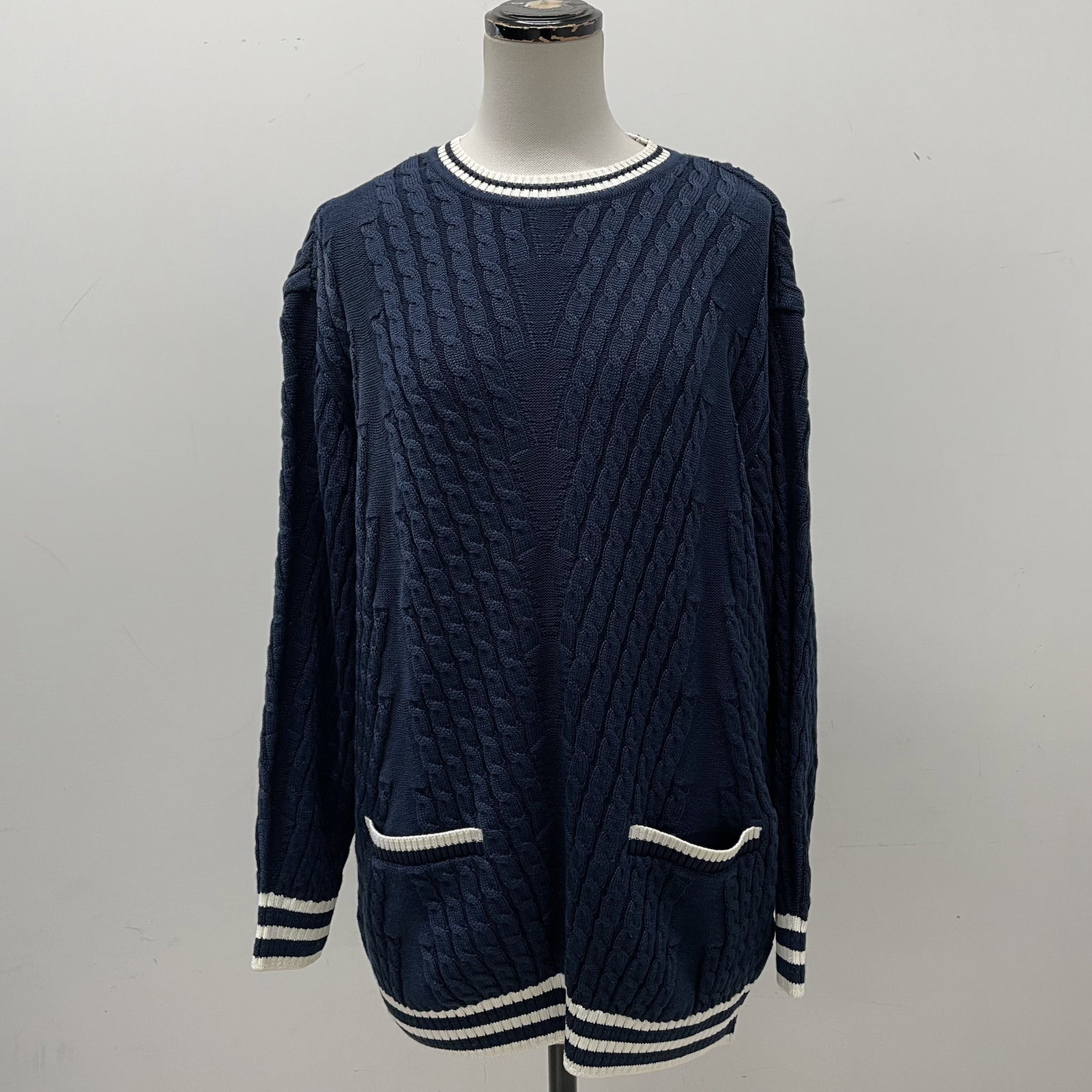 DIOR Knit Sweater Cotton Navy: Brand:Christian Dior Model No.: N/A Sizs:L Material:Cotton/Wool/Polyester Color:Navy Accessories:N/A