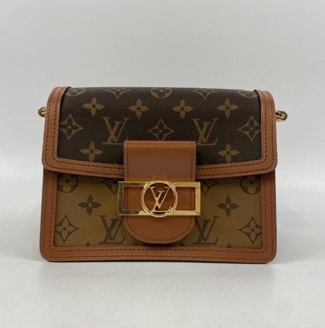 LOUIS VUITTON Dauphine Mini Monogram Bag: Brand:Louis Vuitton Material:Canvas Model No.: M45958 Sizs:24*19*12cm Accessories: Box