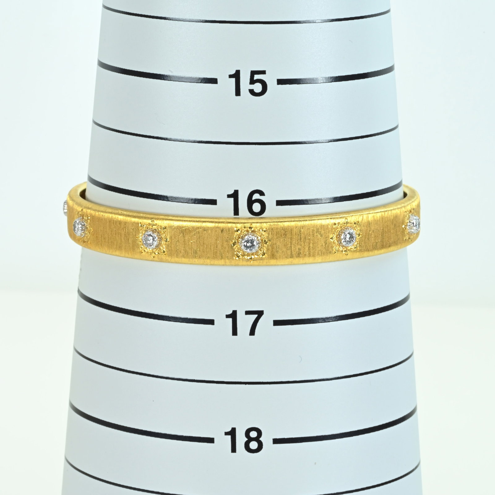 BUCCELLATI K18 Diamond Bangle - 4