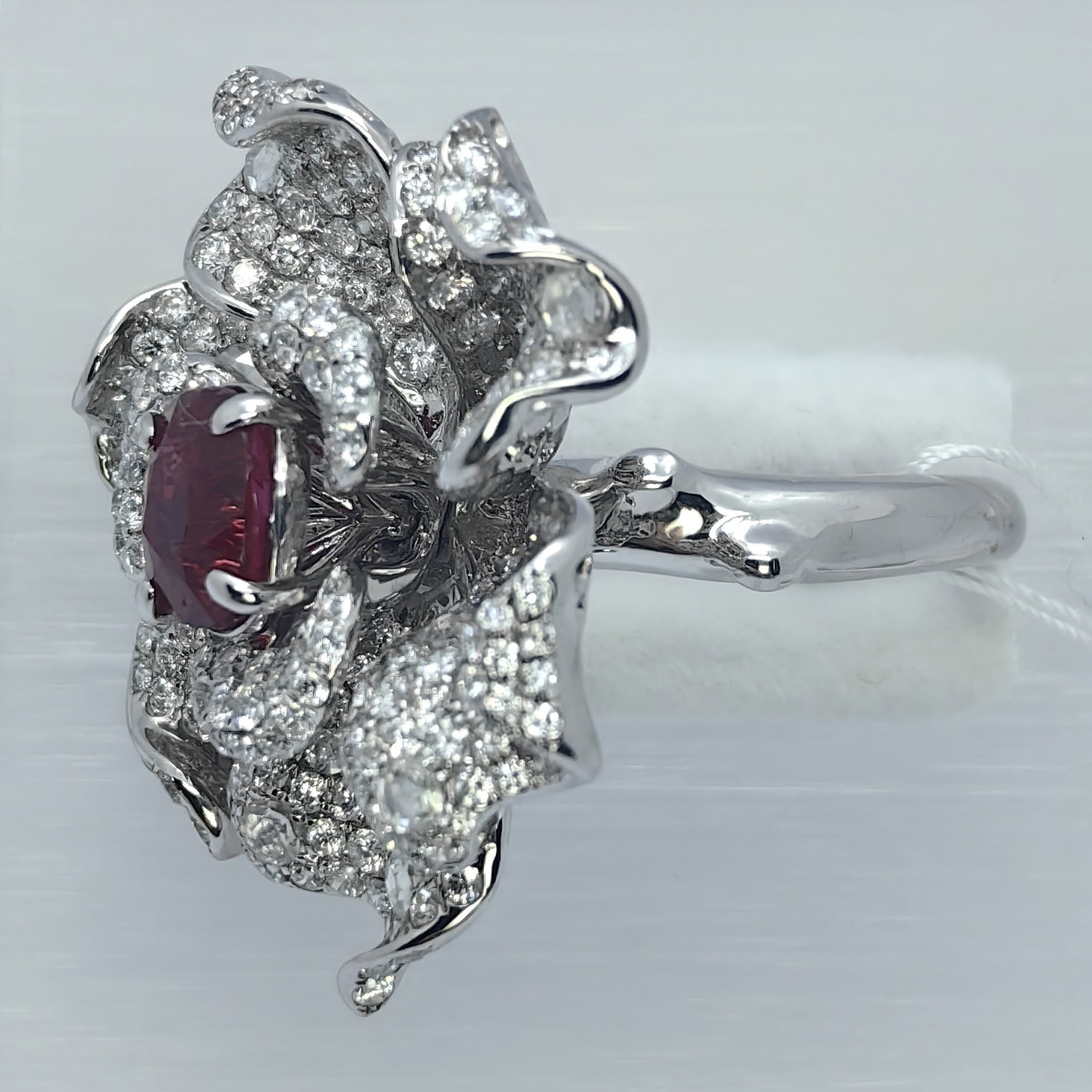 K18 Madagascar Pigeon Ruby Diamond Ring - 2