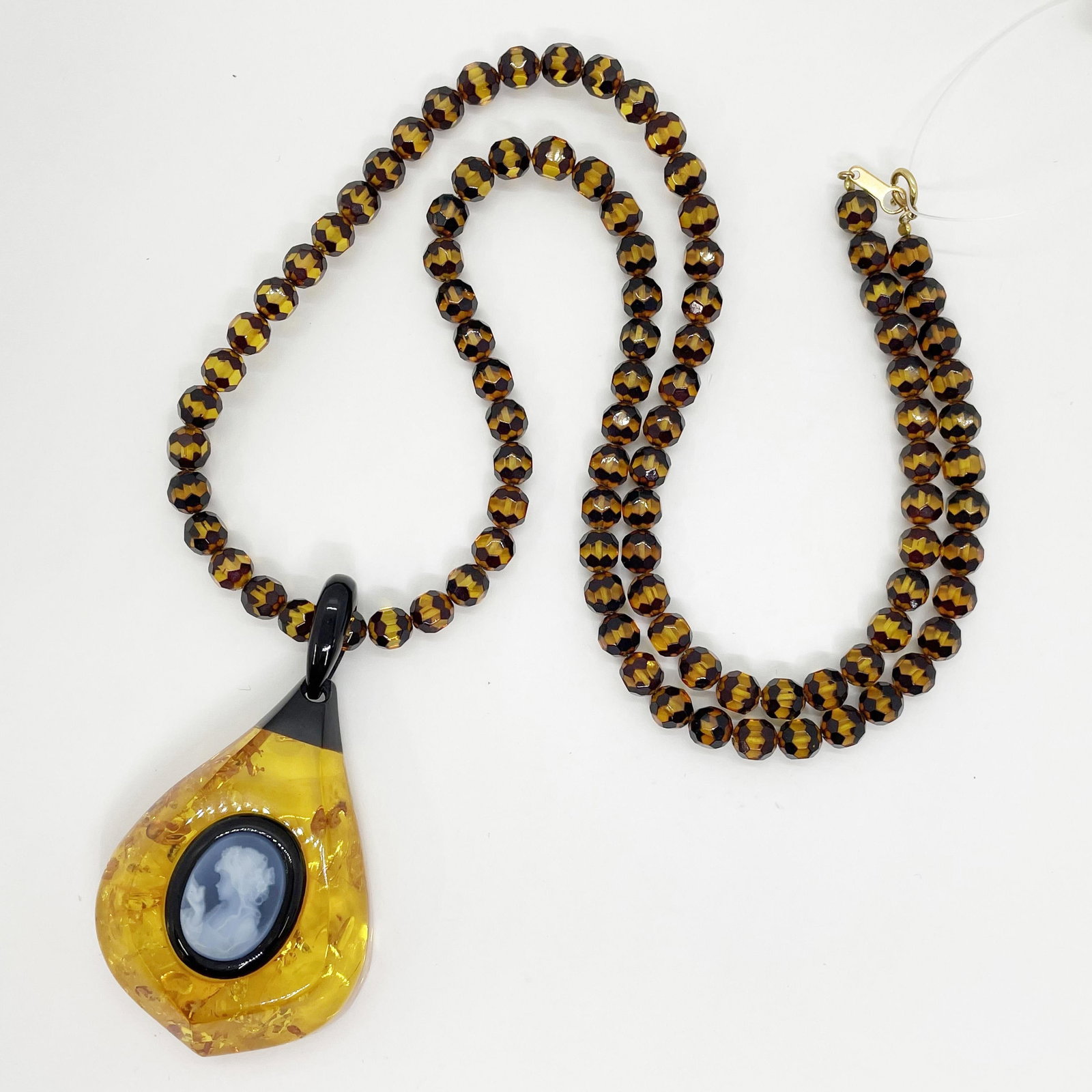K18 Amber Necklacce: Type: Necklace Material:K18/Amber Sizs:N/A Signed By:N/A