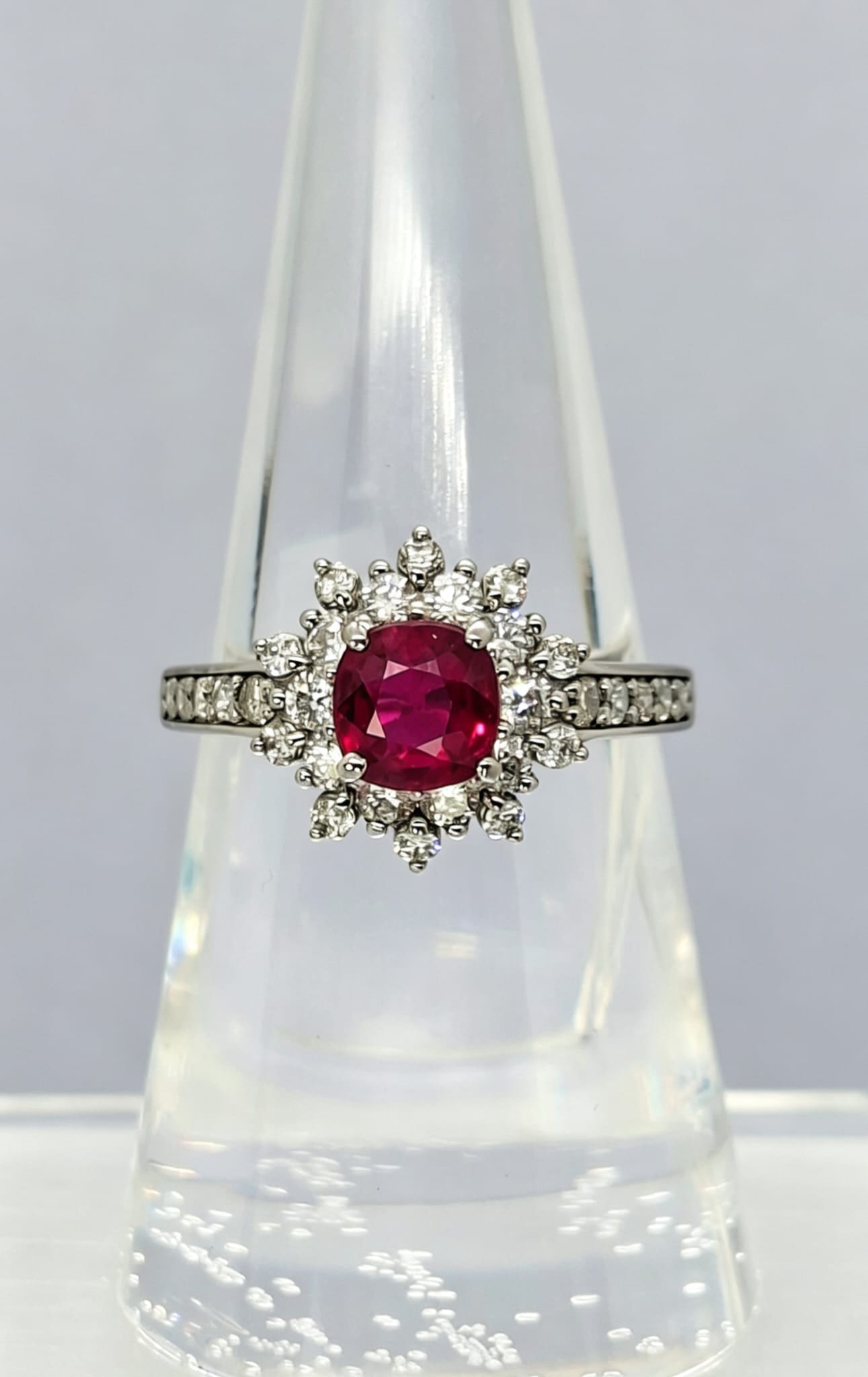 Pt950 Mozambique NH Red Ruby Diamond Ring: Type: Ring Metal:Platinum Ruby:1.18ct Diamond:0.67ct Size:6(US) Signed By: N/A Additional Information: GRS