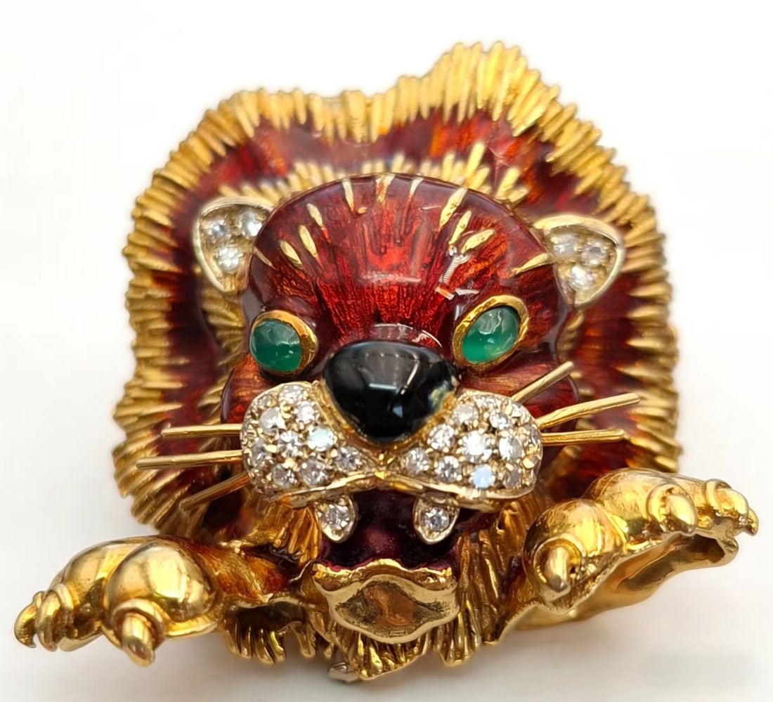 RINO FRASCAROLO Enameled Diamond Lion Brooch: Type: Brooch Metal:18K Gold/Diamond/Enameled Size:40mm*40mm*20mm Diamond:N/A Signed By: Frascarolo