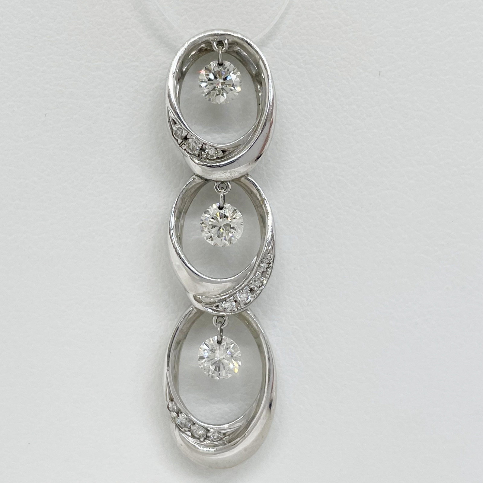 K18 Diamond Pendant: Type: Pandent Metal:K18 White Gold Diamond:0.70ct Size:N/A Signed By:N/A
