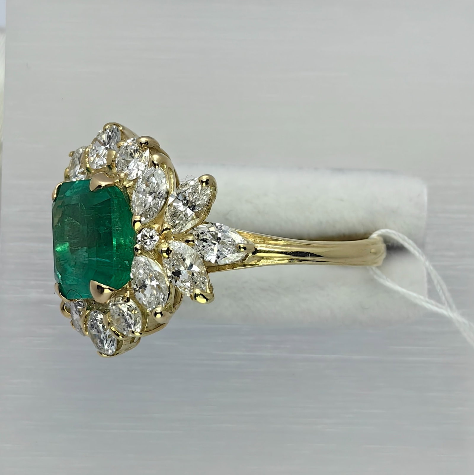 K18 Emerald Diamond Ring - 2