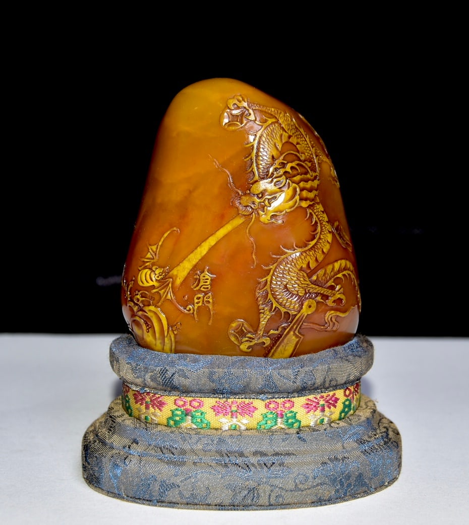 Old Collection Shoushan Tianhuang Stone Carved Dragon Statue (1 of 9)