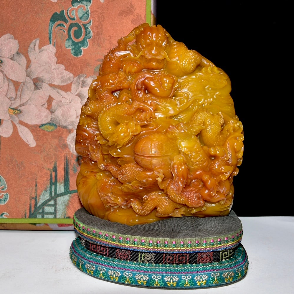 Old Collection Shoushan Tianhuang Stone Carved Dragon Statue Seal, Qianlong Mark (1 of 9)