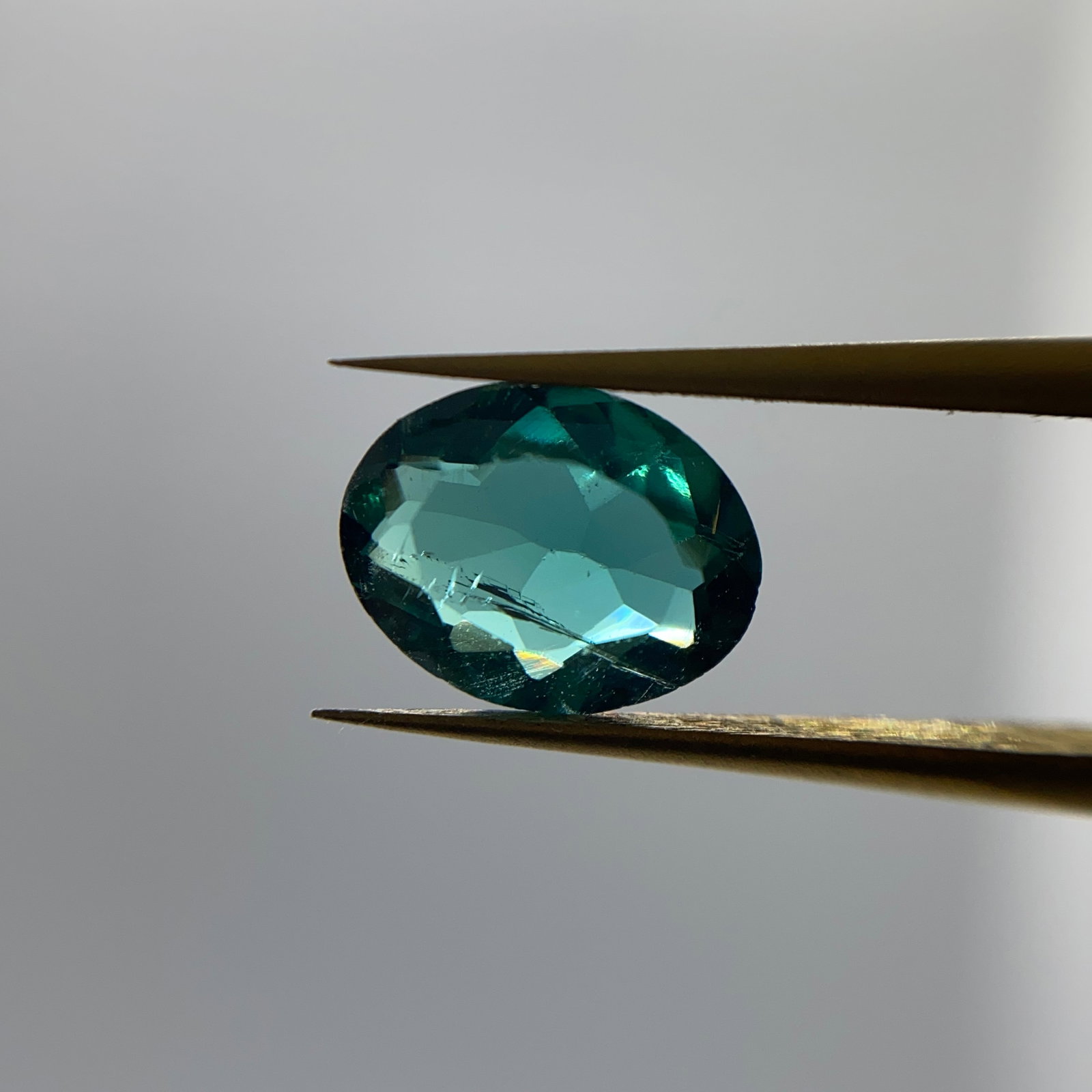 Rare Natural Blue Tourmaline Gemstone: A vibrant, well-proportioned 1.06ct loose blue tourmaline gem exhibiting excellent saturation and vitreous luster; ideal for custom mounting. Indicolite of this pure blue hue without dark modifiers is