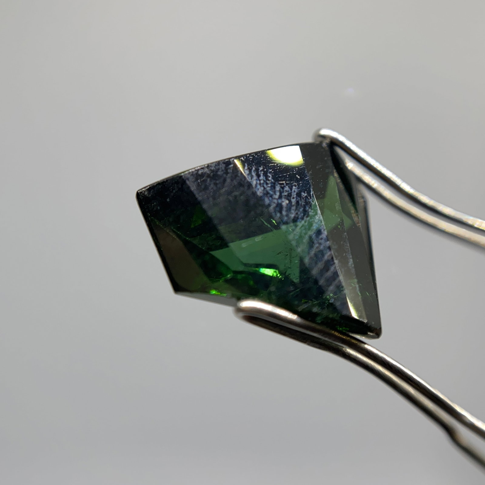 Rare Natural Green Tourmaline Gemstone: A classic, deeply saturated 5.00ct natural green tourmaline showing excellent polish and a well-executed cut. Deeply saturated 5-carat green tourmalines of this execution are seldom seen. Personally r