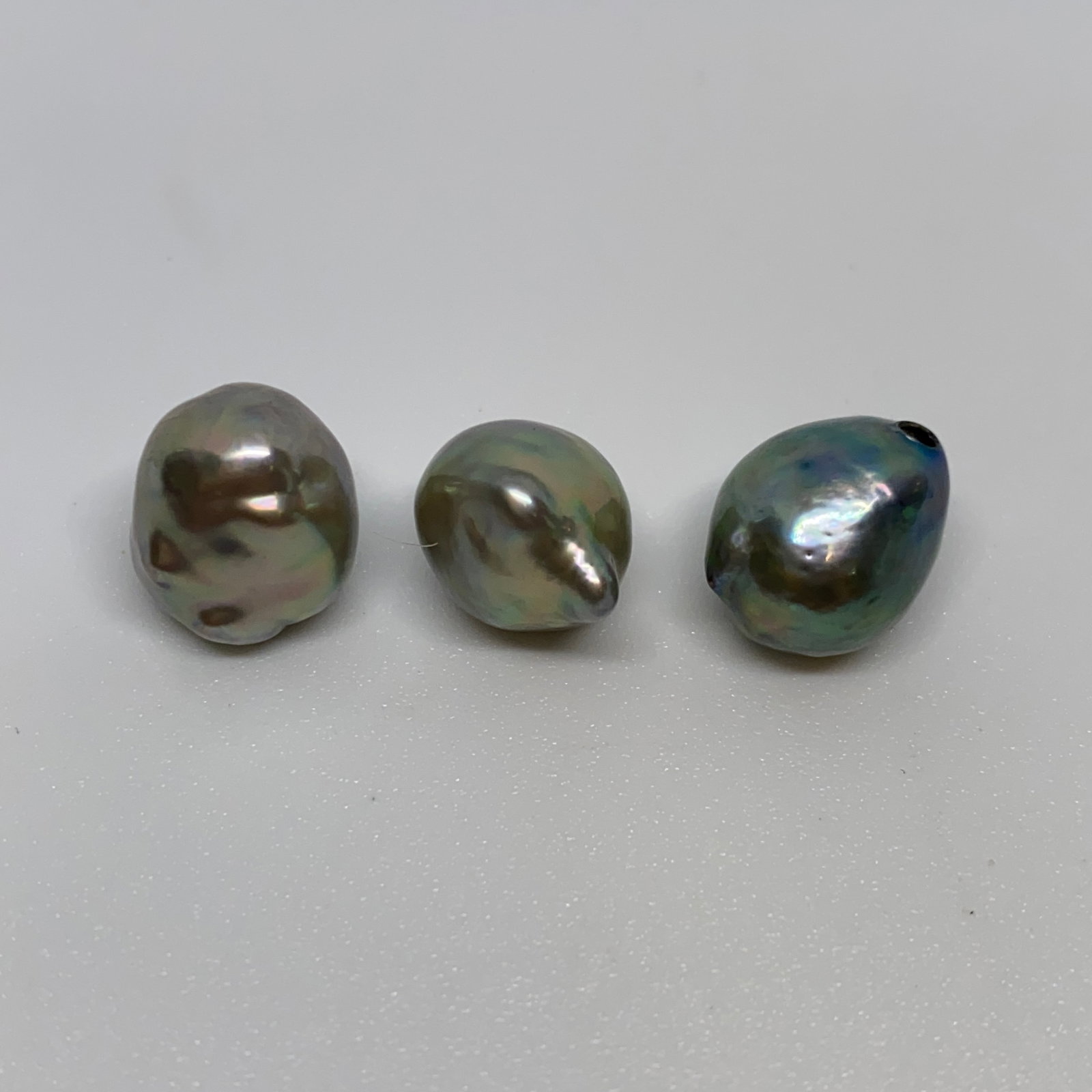 Heirloom Blue-Gray Cultured Pearl Strand: A beautiful 17.72ct strand of fine cultured pearls exhibiting a highly desirable, natural blue-gray overtone and strong luster. Natural blue-gray overtones in a matched cultured pearl strand are highl